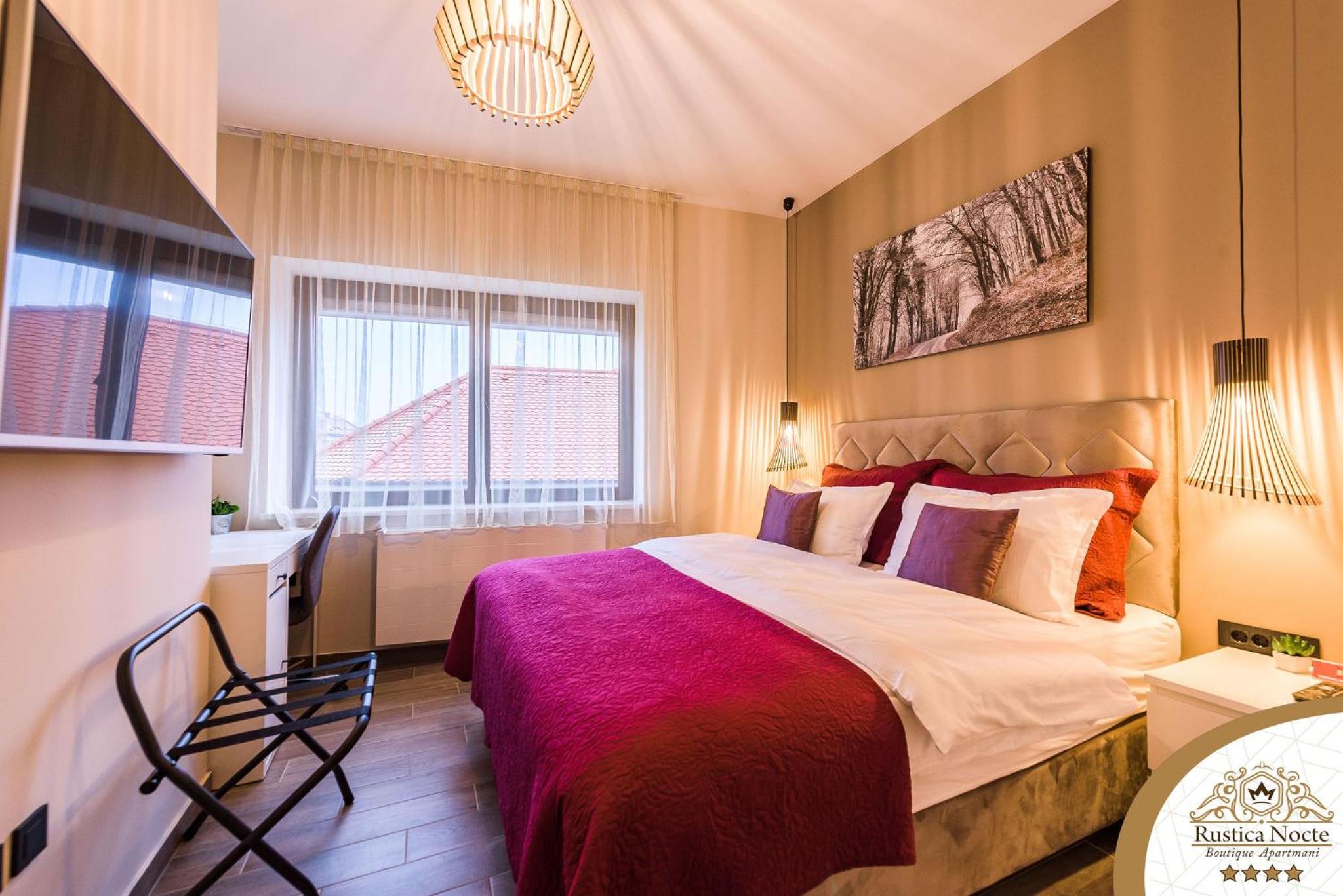 Deluxe Two-Bedroom Apartment with City View - Photo 35
