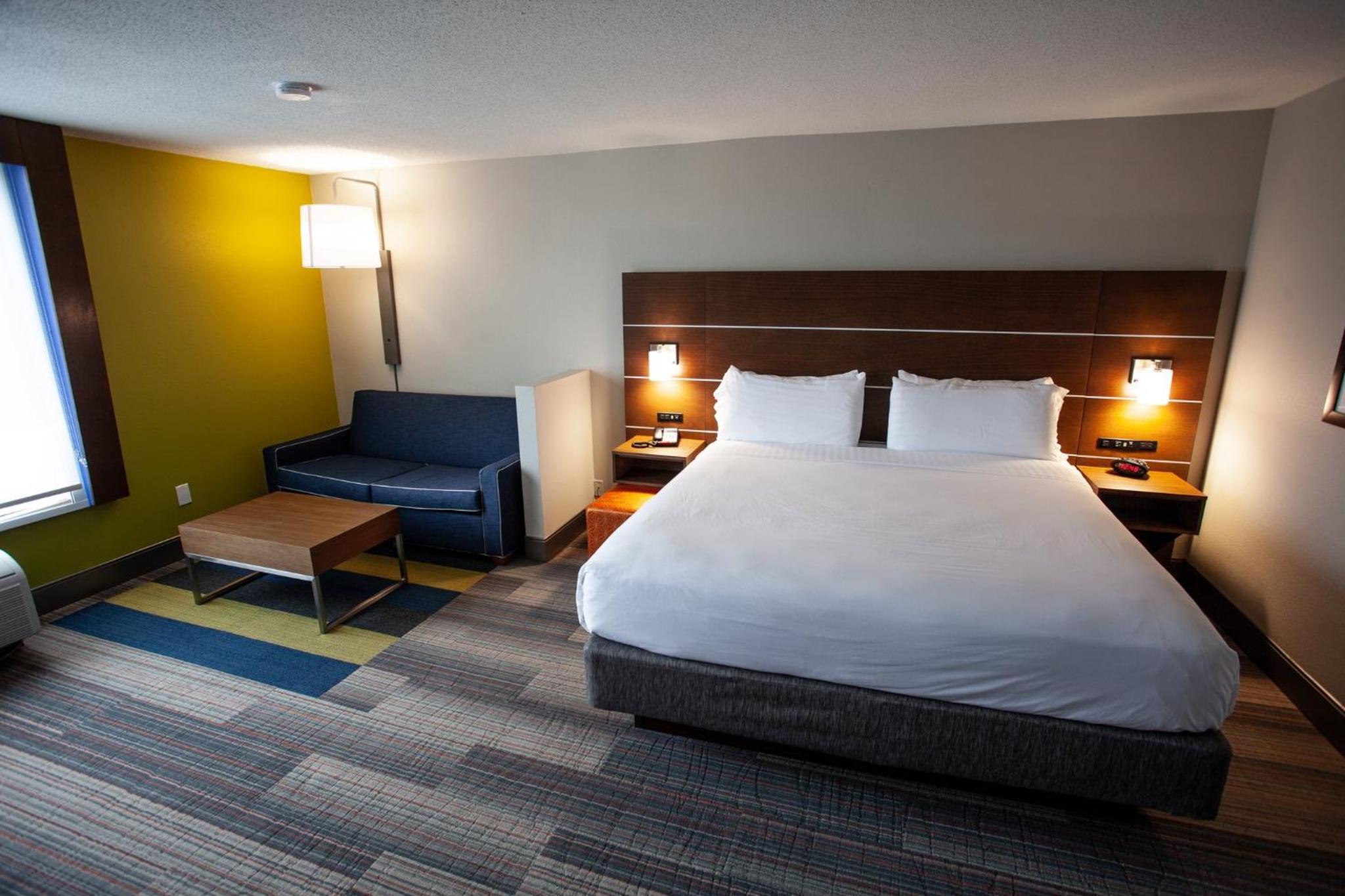 King Suite with Sofa Bed - Photo 6