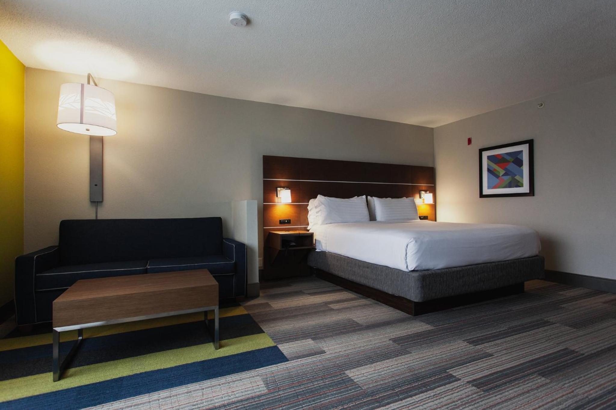 King Suite with Sofa Bed - Photo 2