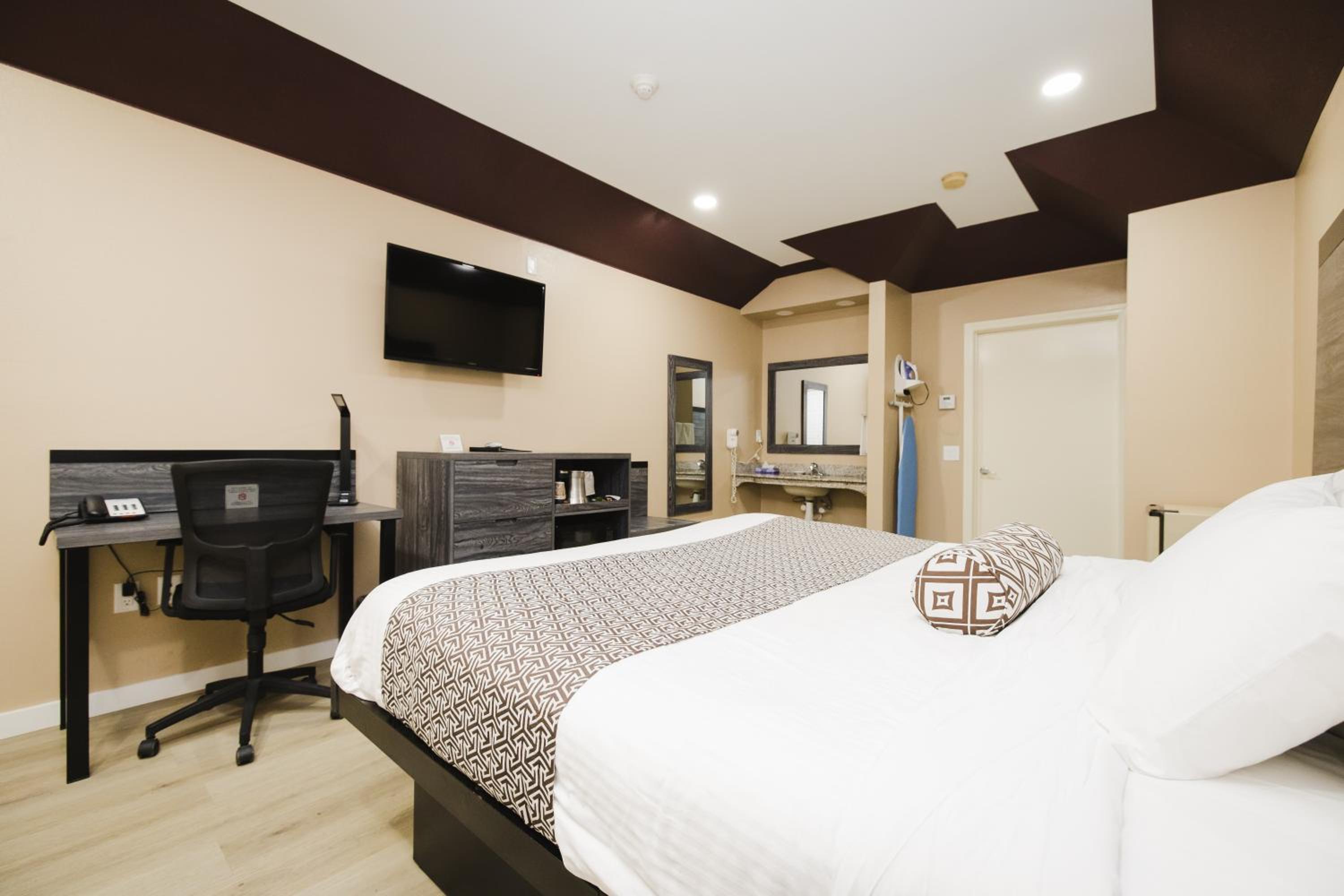 King Room - Non-Smoking - Photo 27