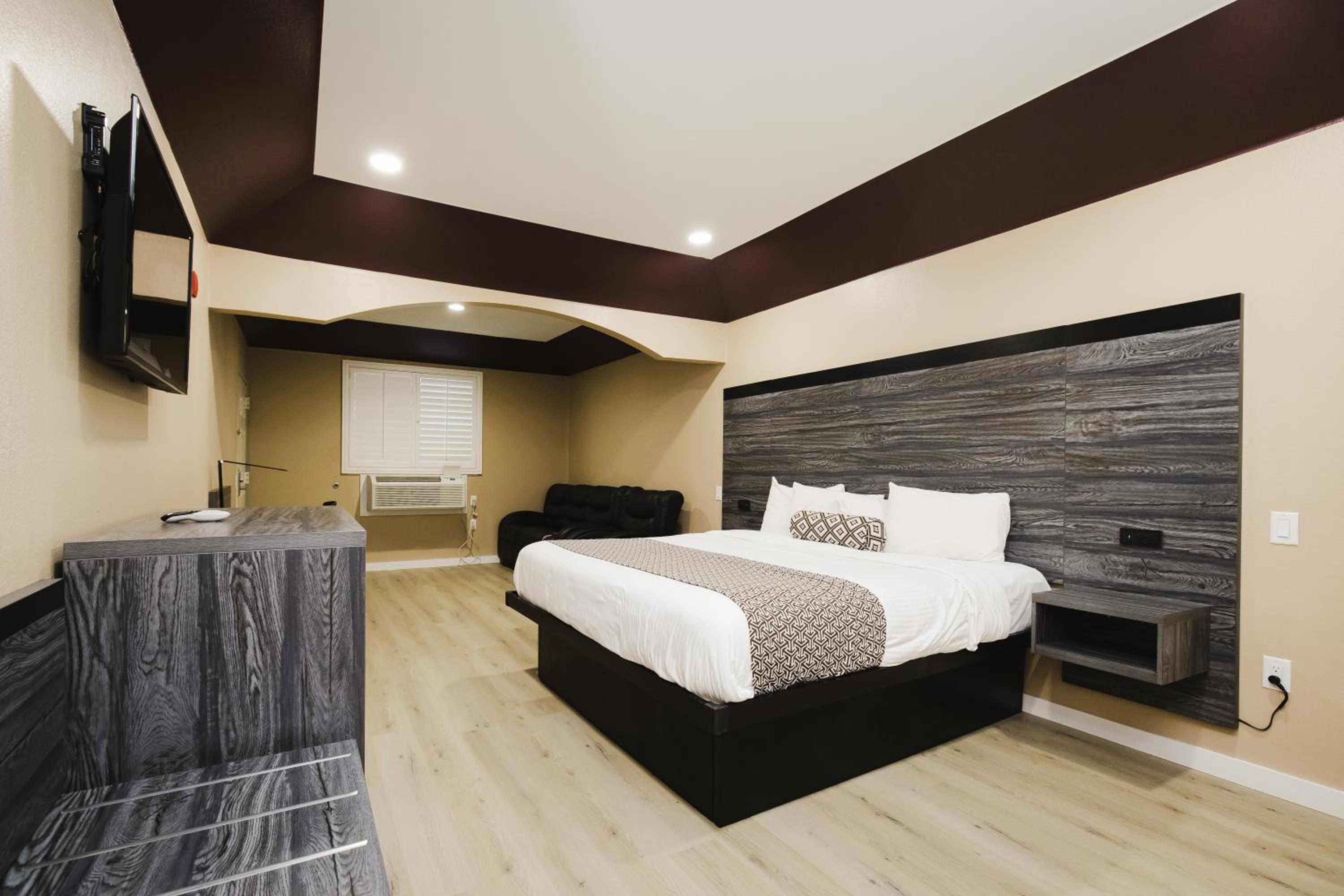 King Room with Kitchenette