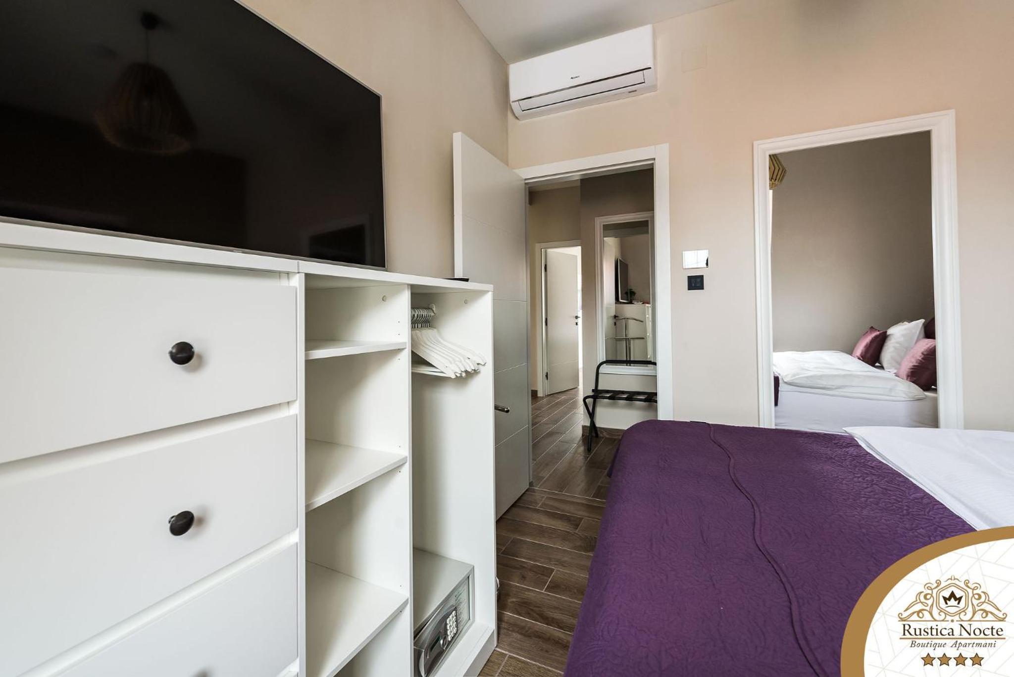 Deluxe Two-Bedroom Apartment with Terrace - Photo 29