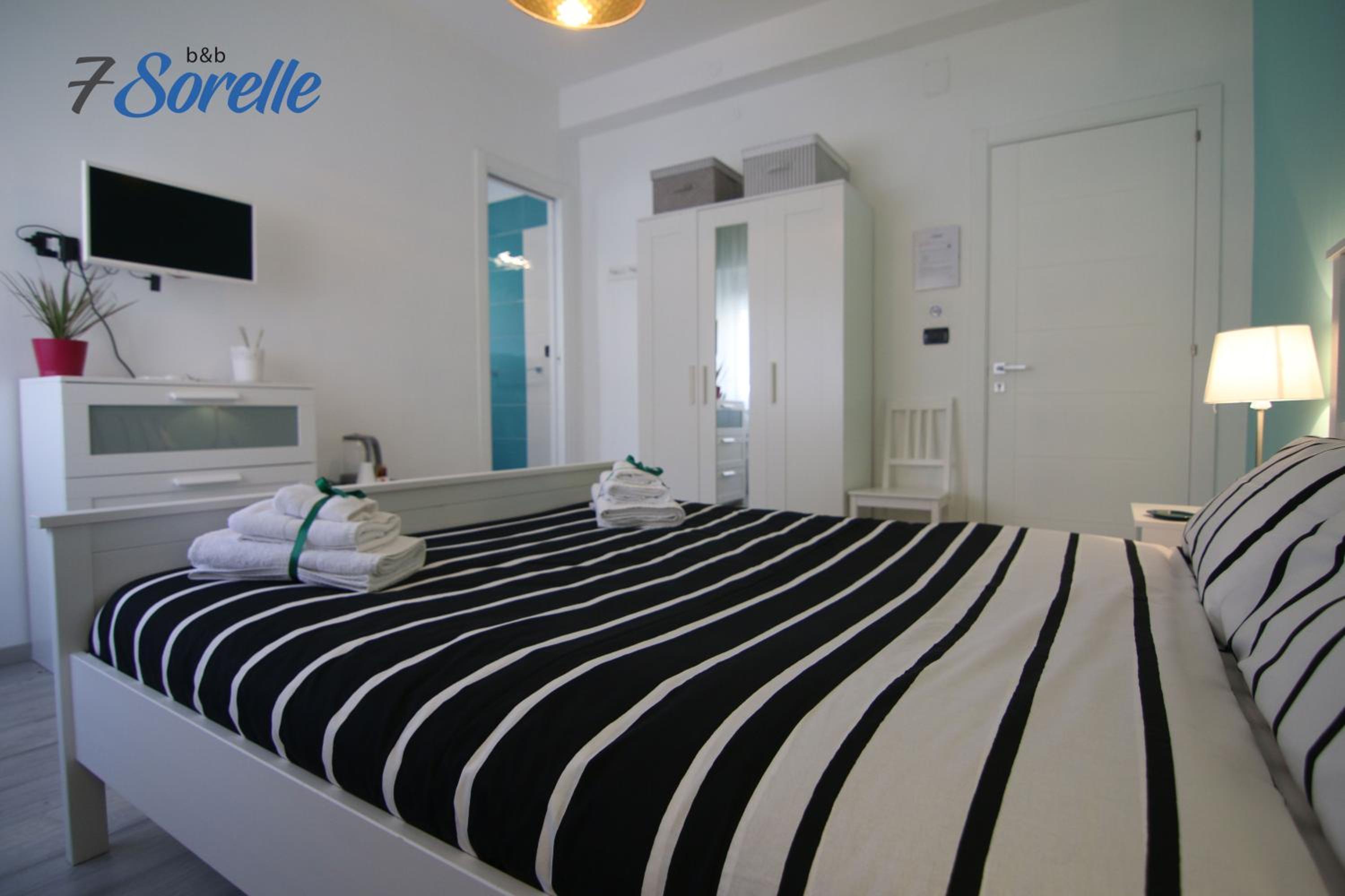 Deluxe Double Room - Photo 5