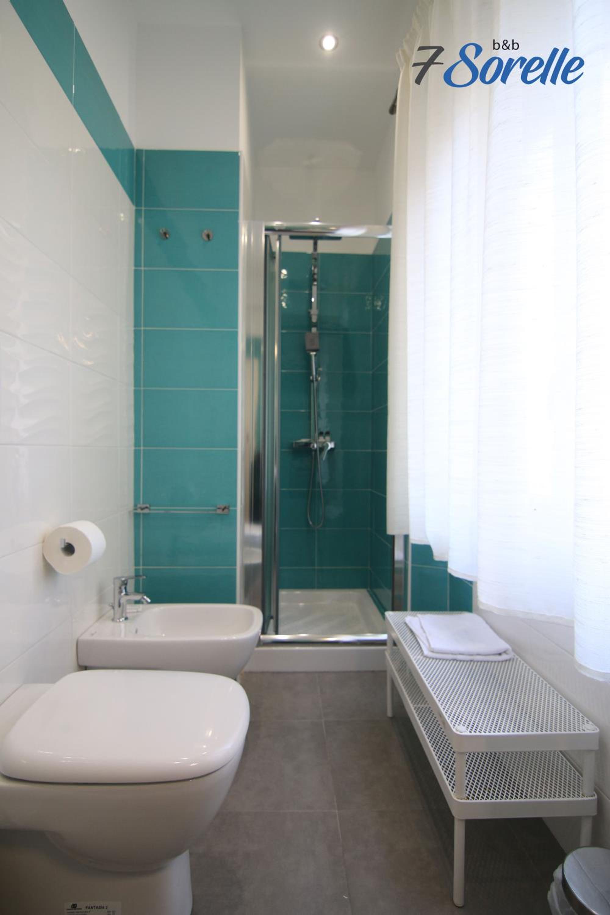 Deluxe Double Room - Photo 22