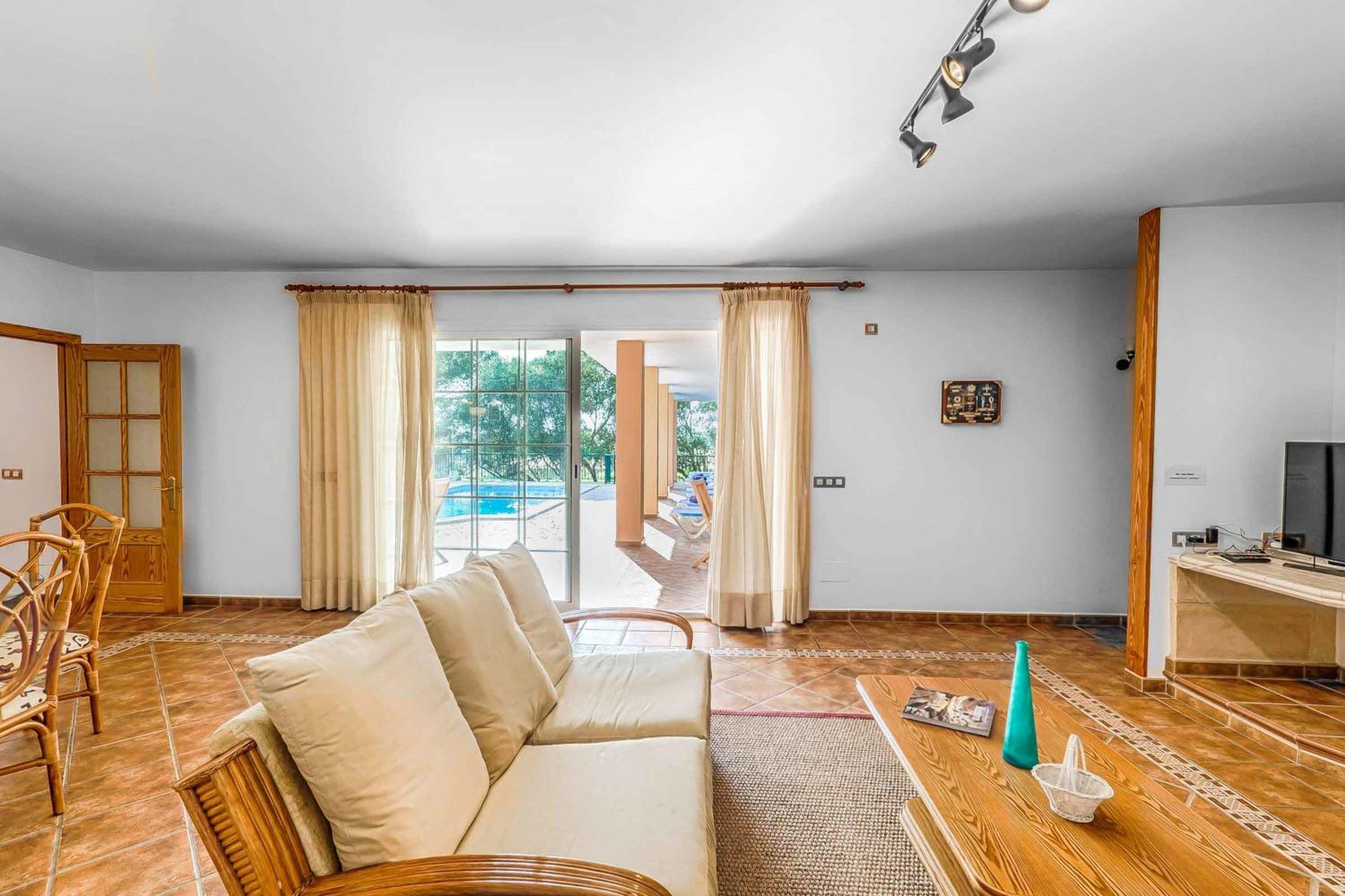 Villa photo 3