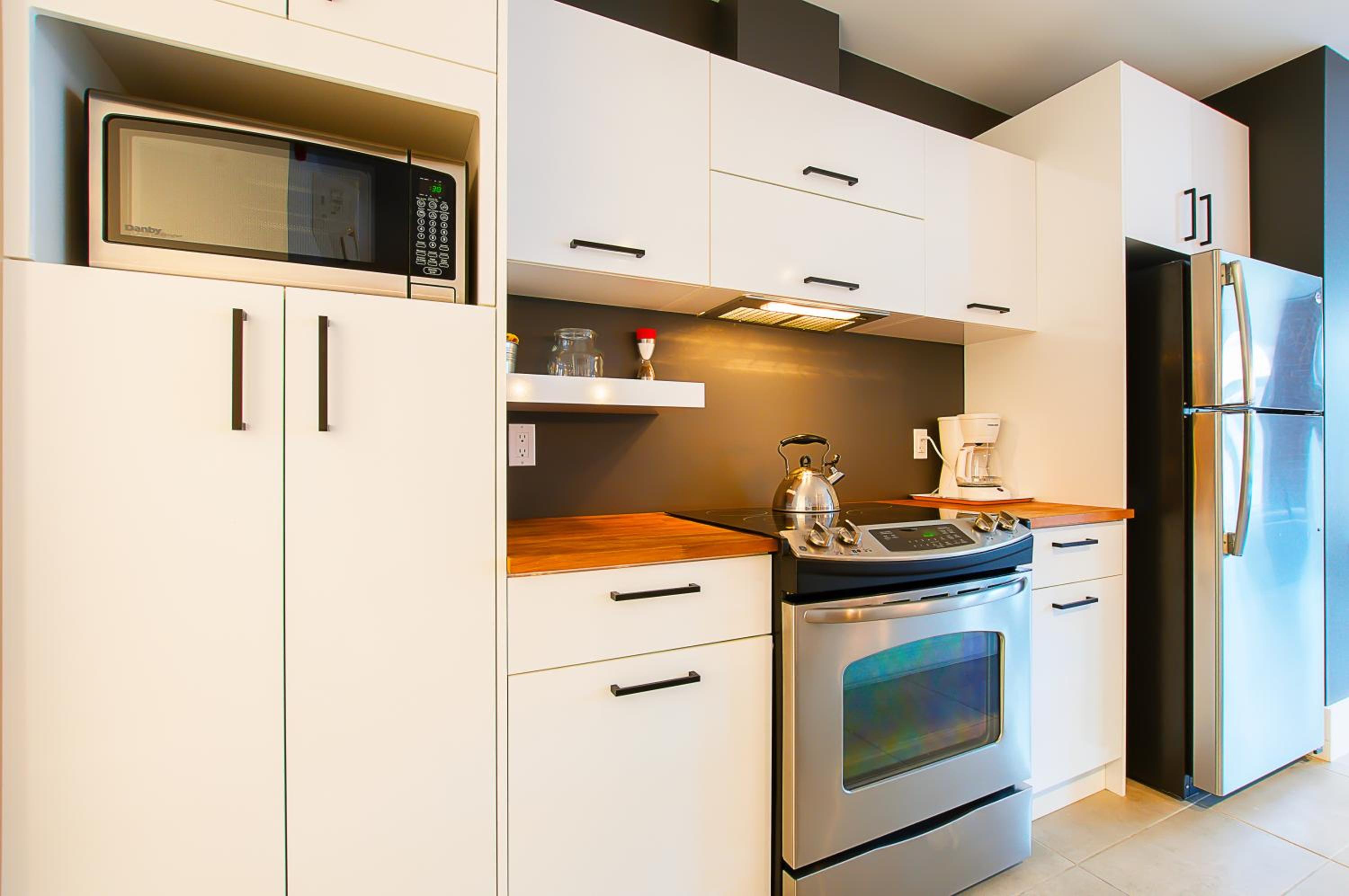 Two-Bedroom Apartment 301 - City View thumbnail 5