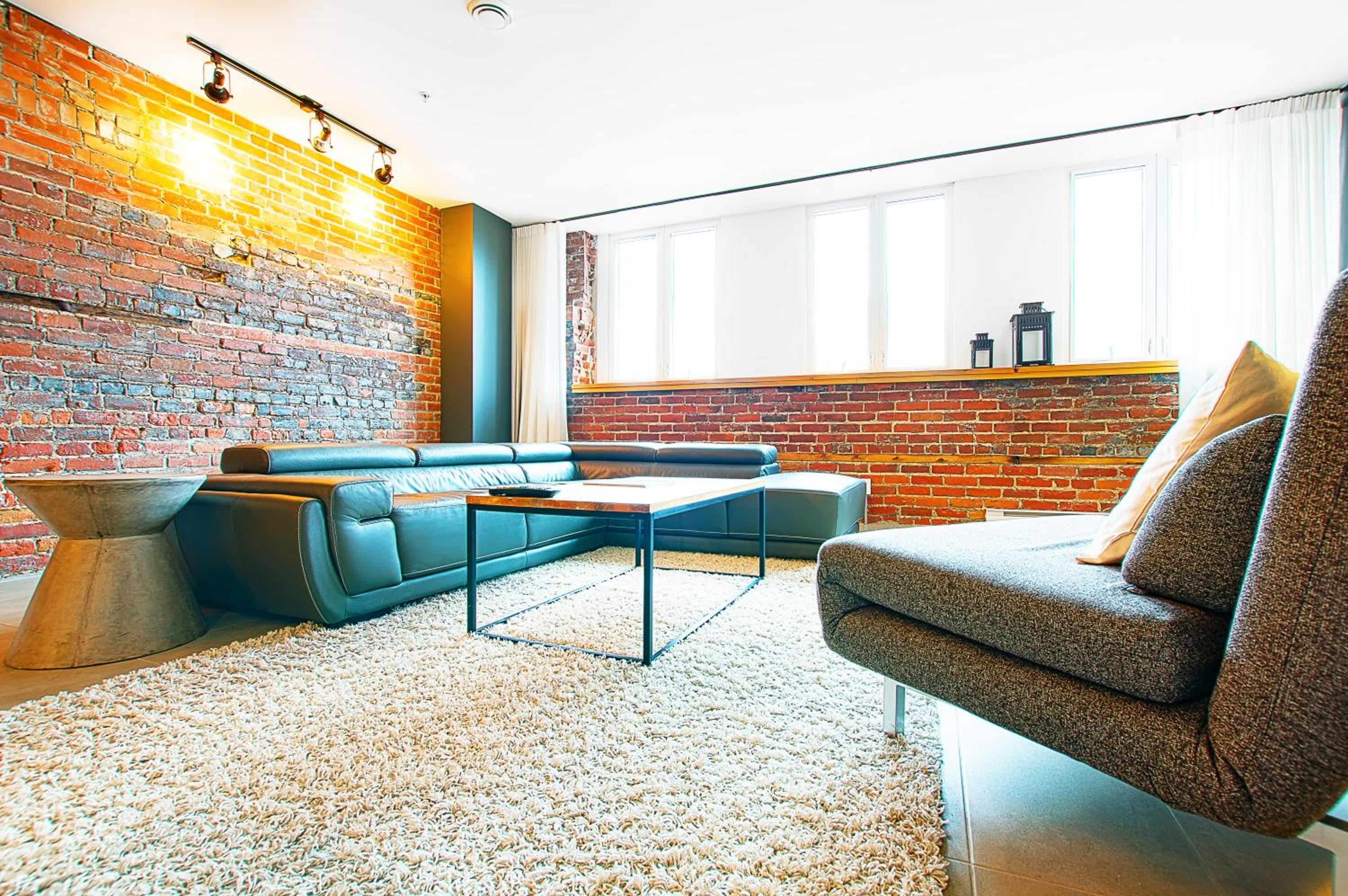Two-Bedroom Penthouse Loft 402 - City View thumbnail 6