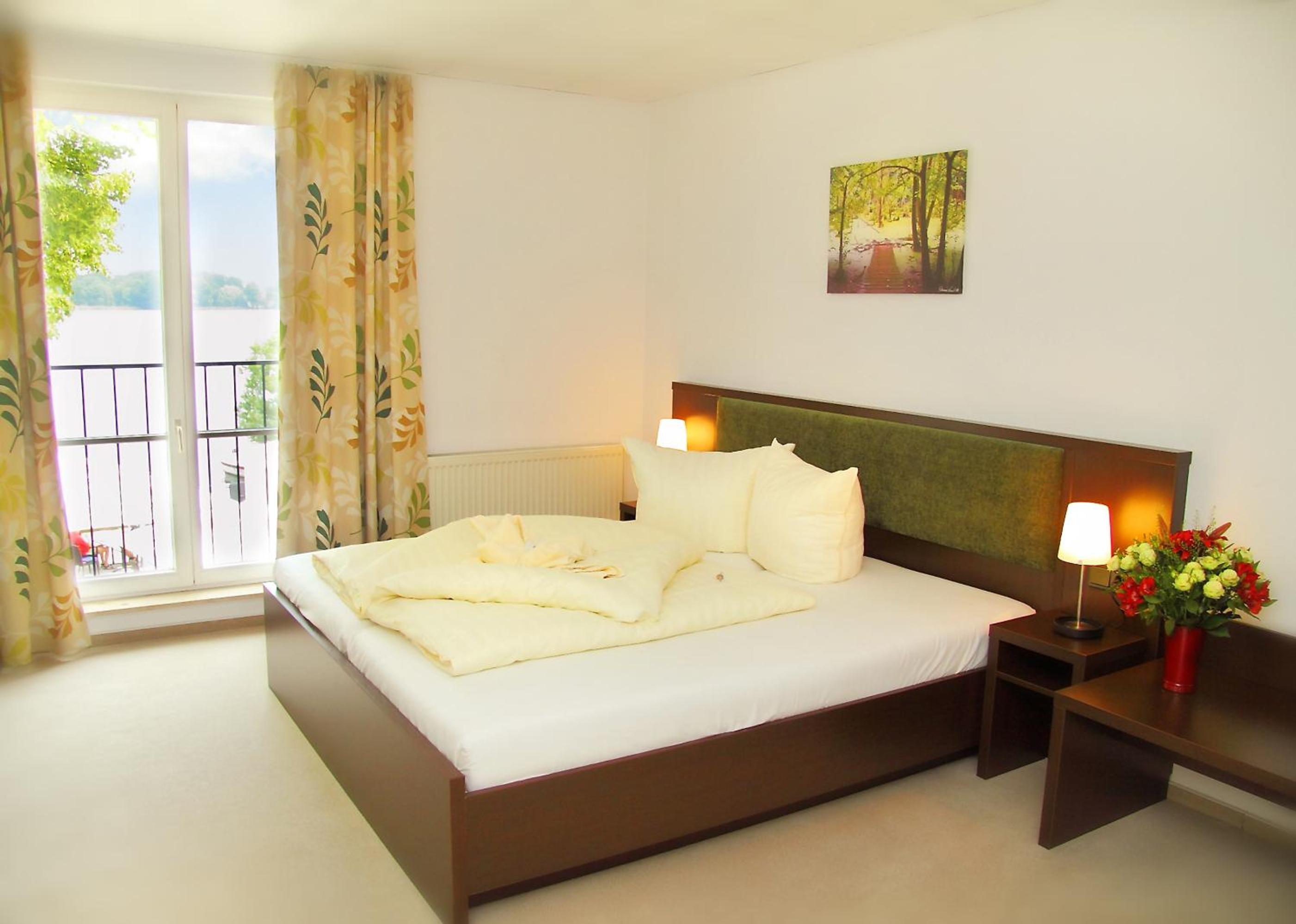 Double Room Lake View - Photo 3