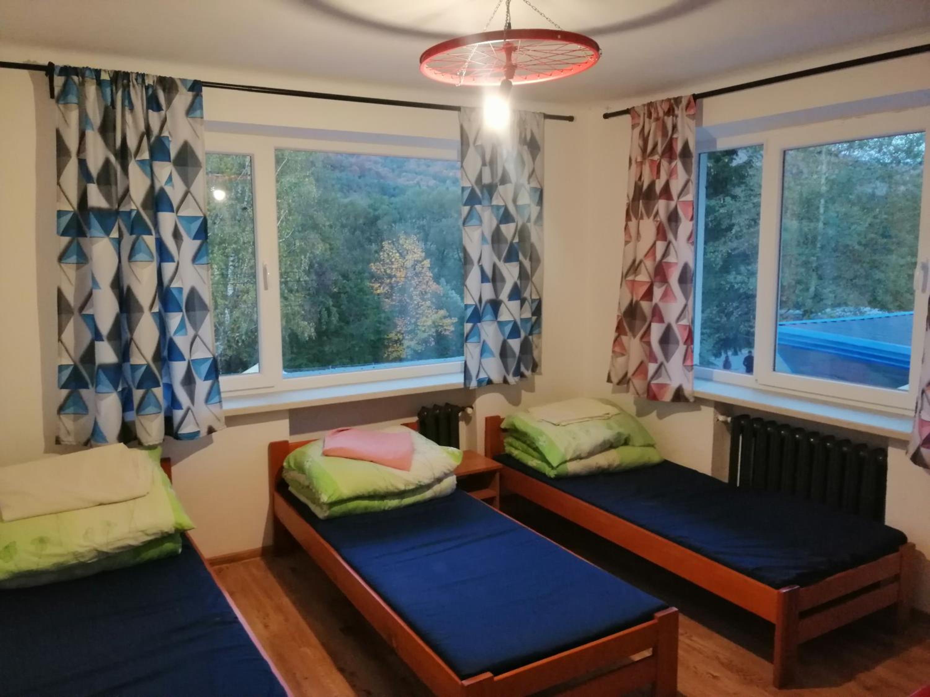 Basic Triple Room with Shared Bathroom photo 2