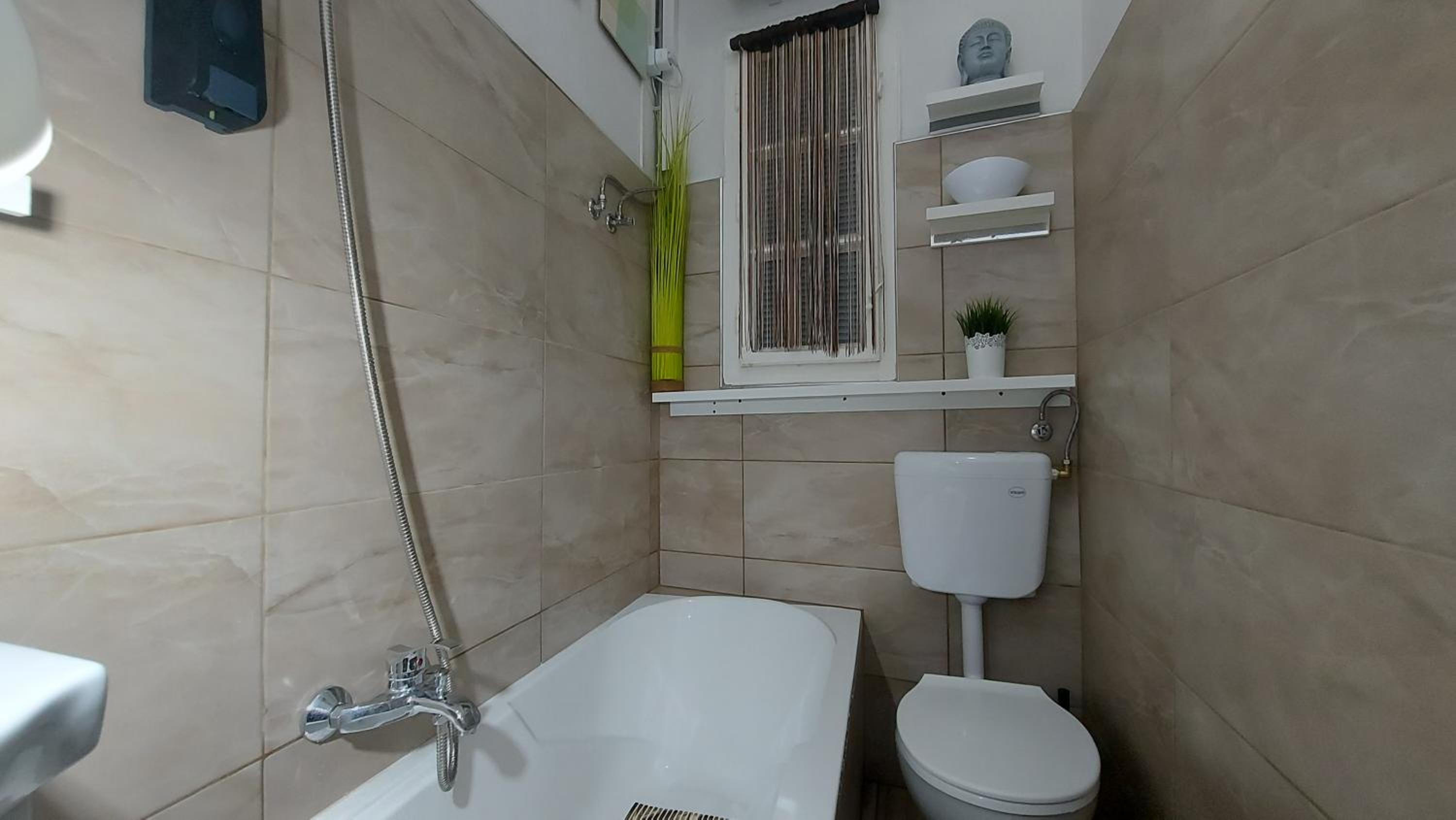 One-Bedroom Apartment - Photo 44