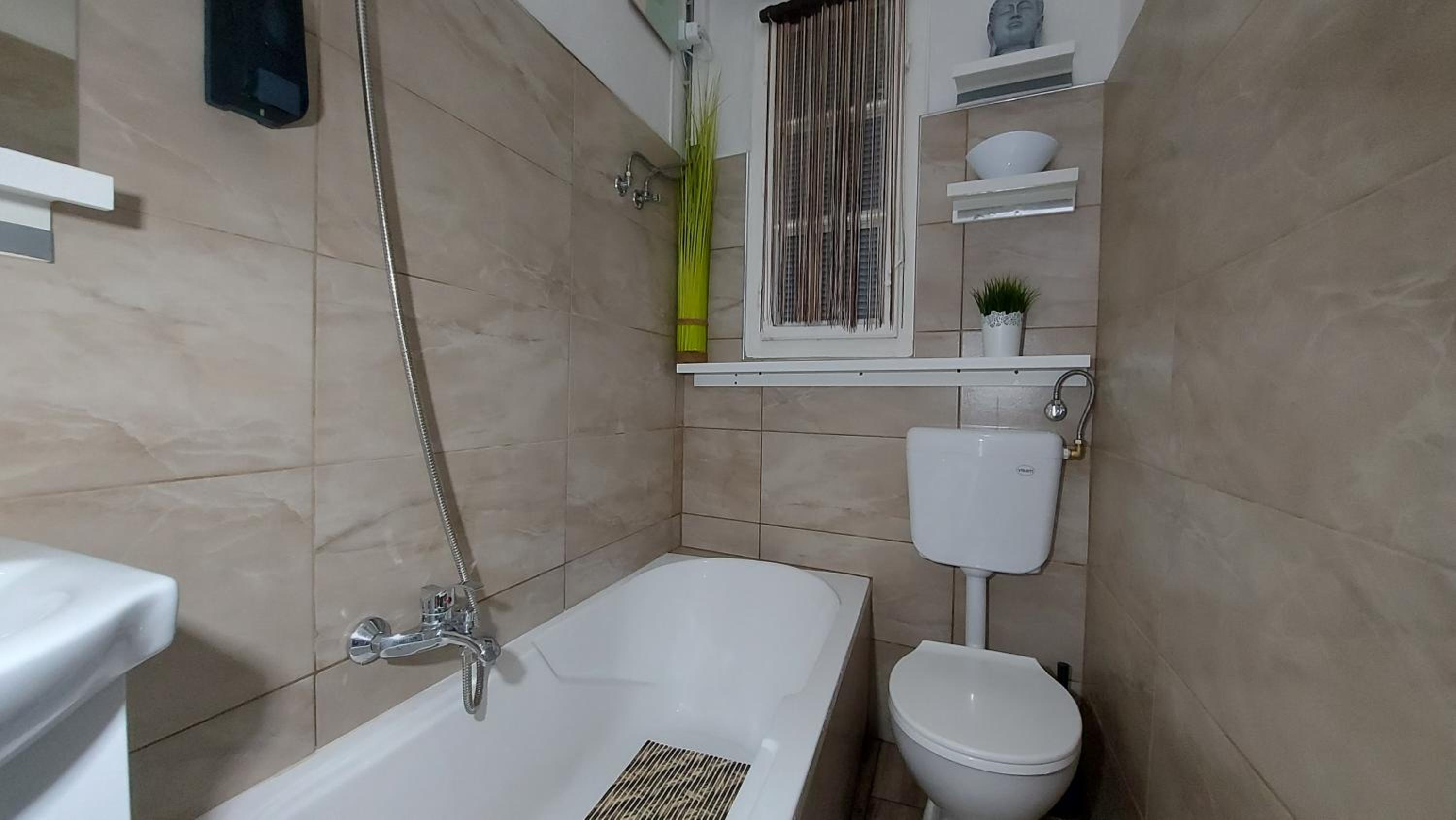 One-Bedroom Apartment - Photo 45