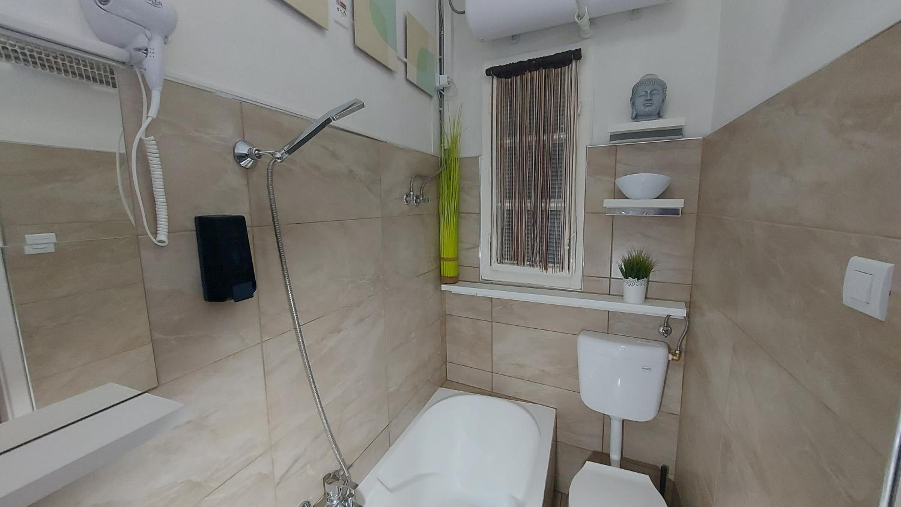 One-Bedroom Apartment - Photo 46