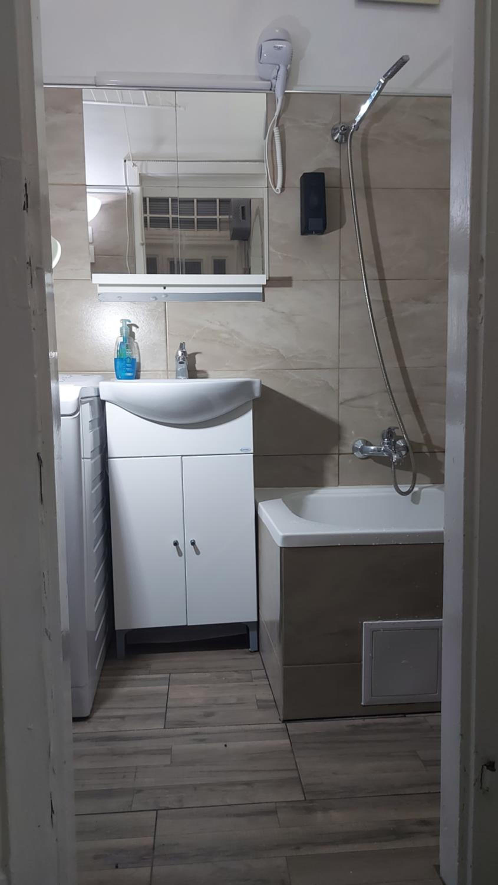 One-Bedroom Apartment - Photo 49