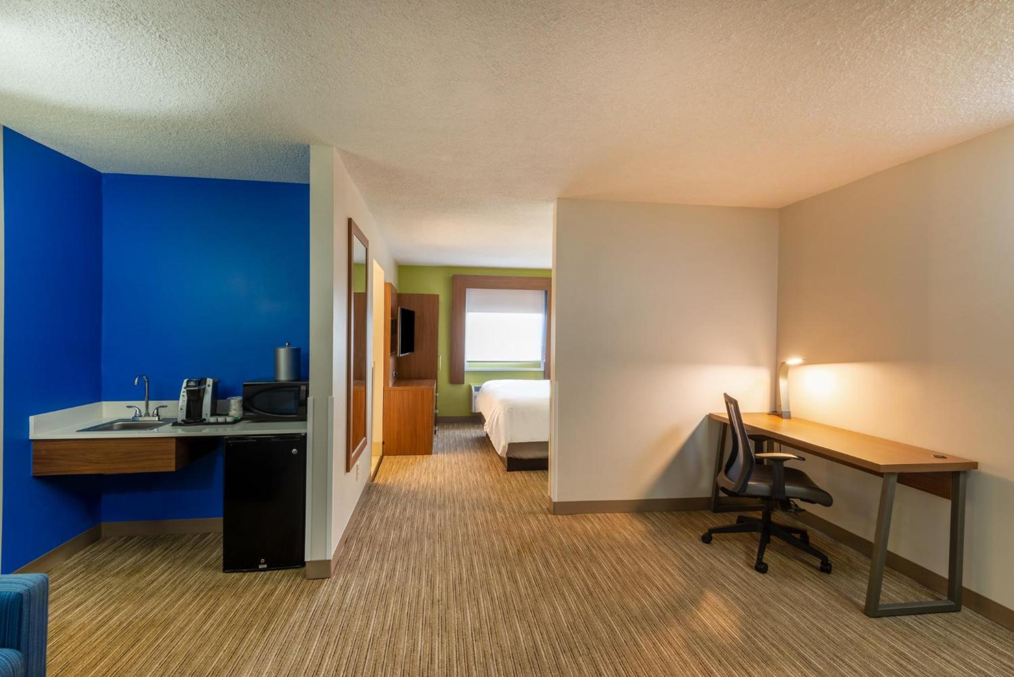 King Suite with Sofa Bed - Photo 3