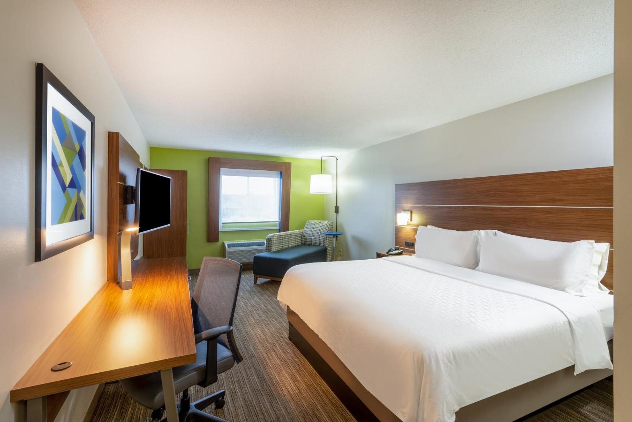Standard King Room - Photo 3