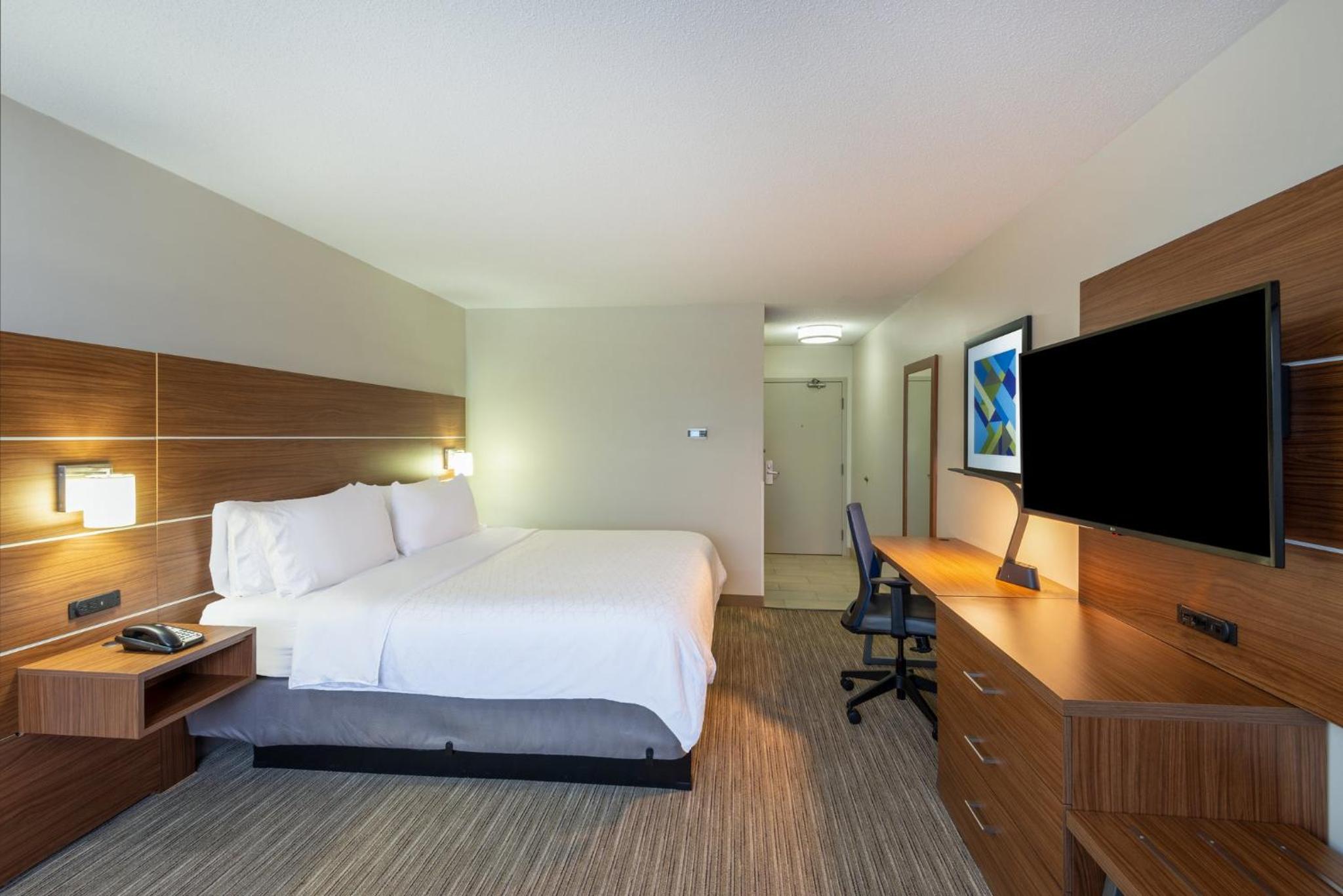 Standard King Room - Photo 2