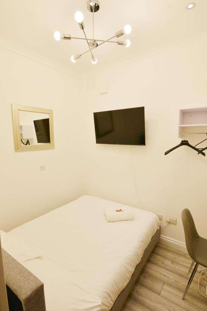 Budget Compact Double Without Window photo 1