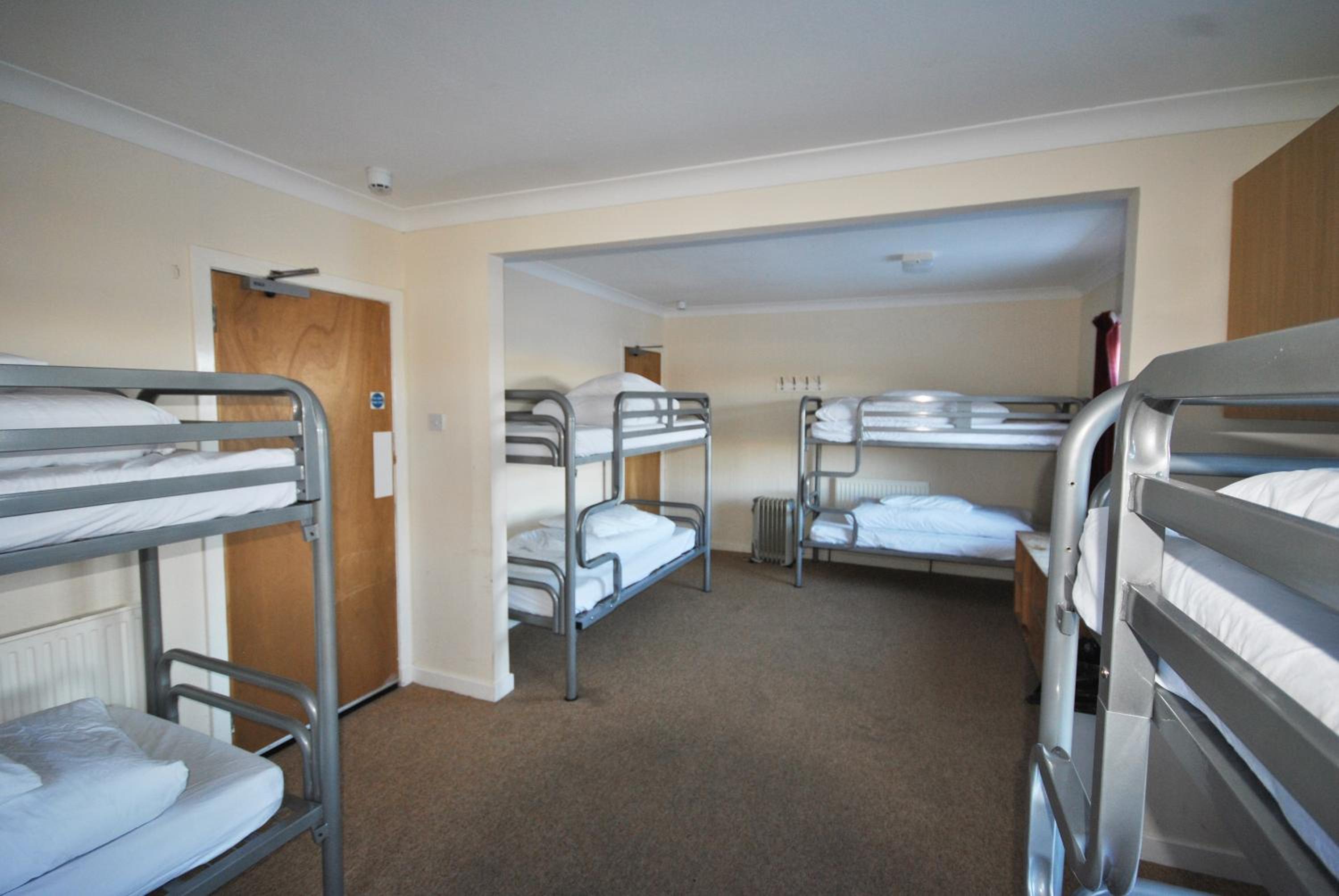 8-Bed Mixed Dormitory Room photo 2