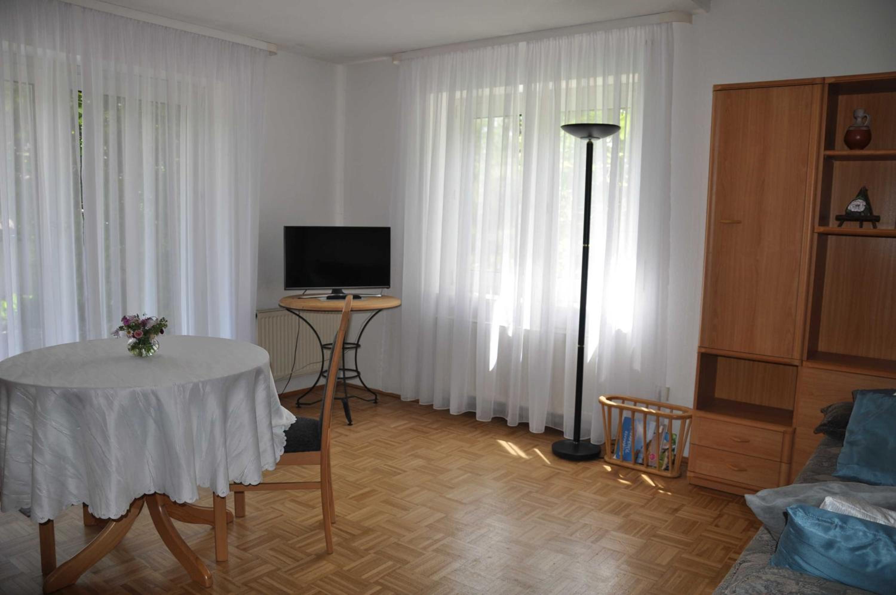 One-Bedroom Apartment with Shower photo 1