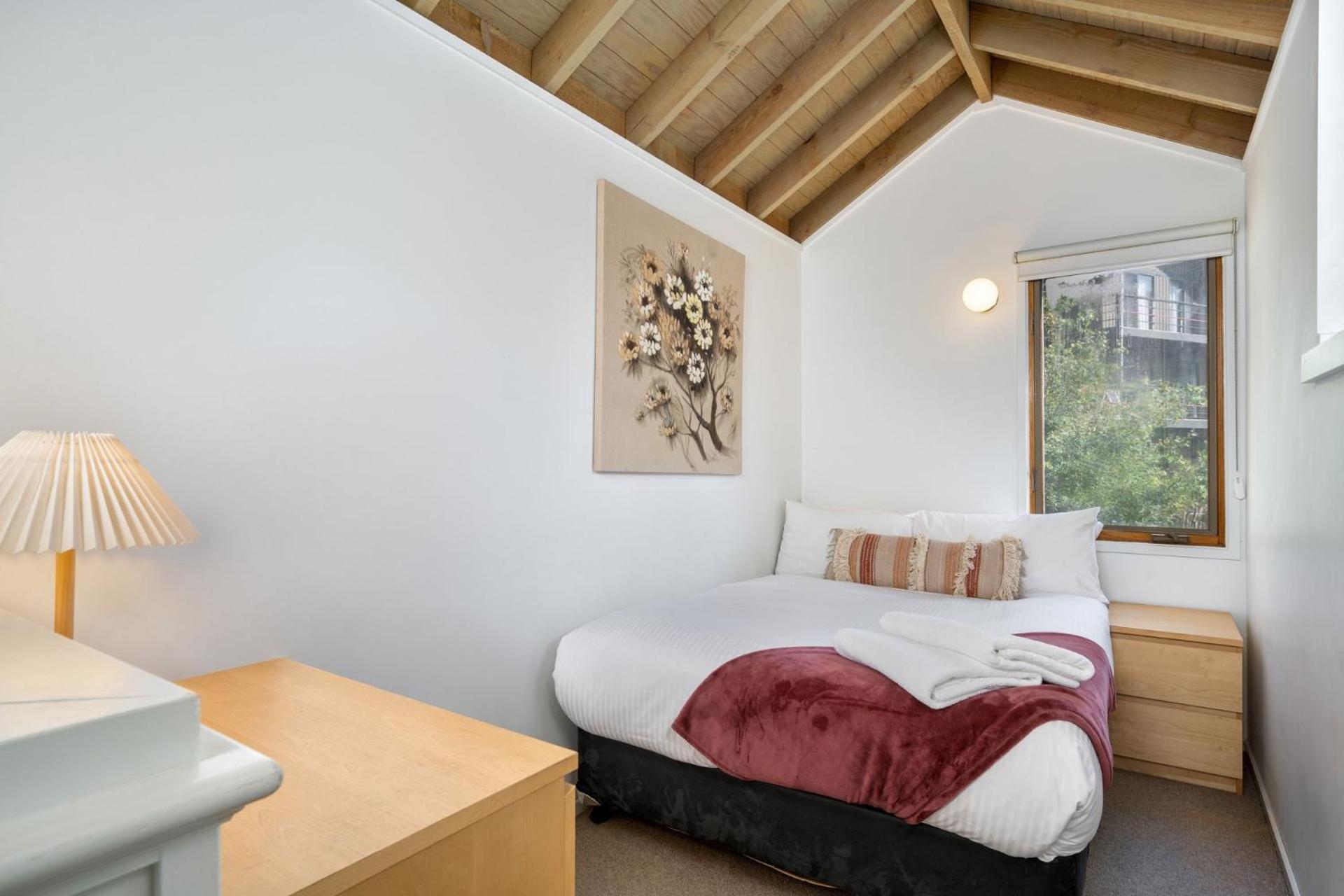 Three-Bedroom House photo 3