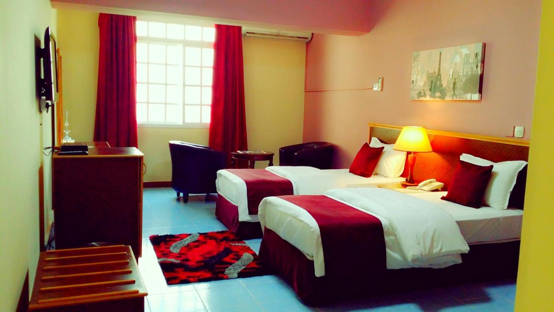 Twin Room - Photo 13