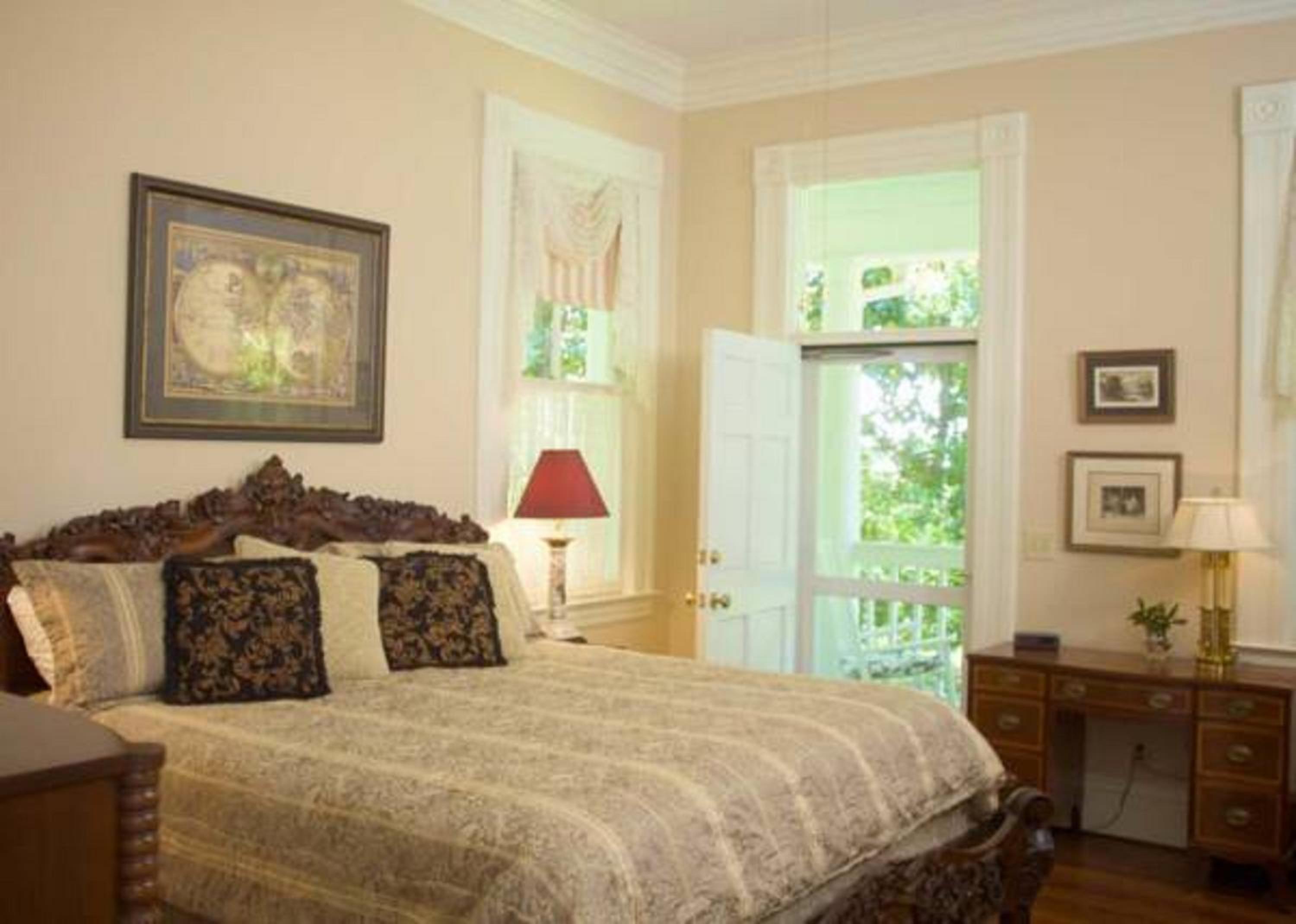 Deluxe Queen Room - Photo 3