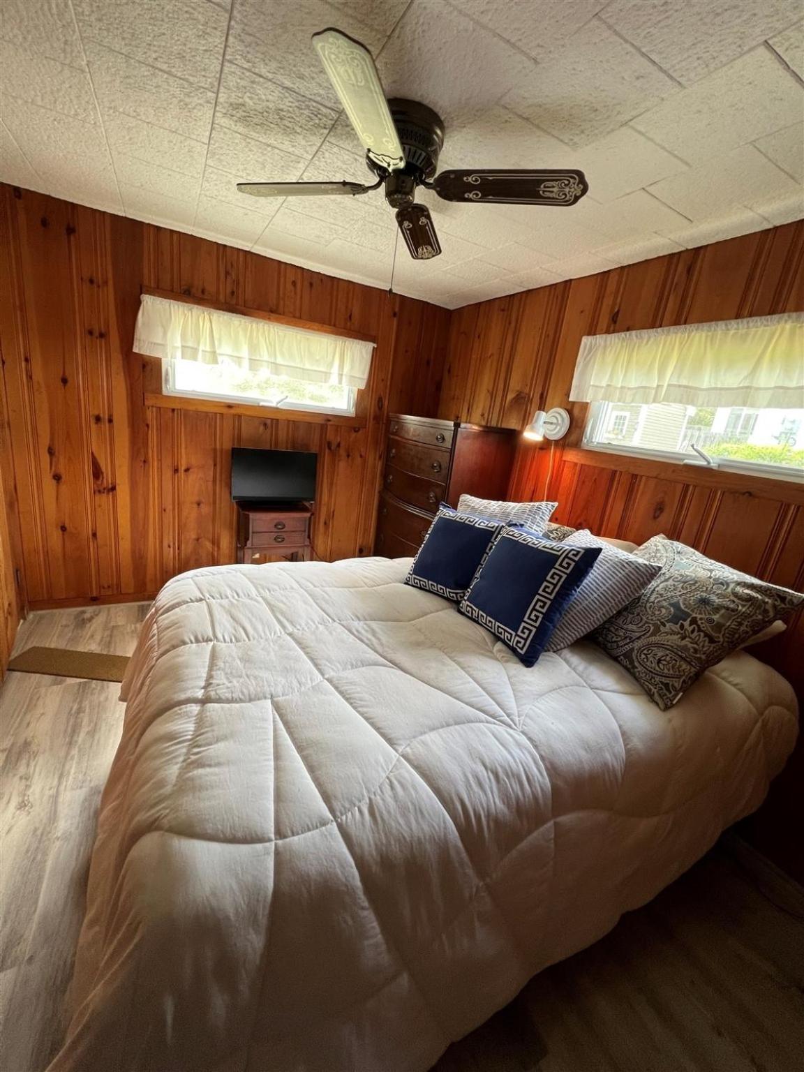 Three-Bedroom House photo 3