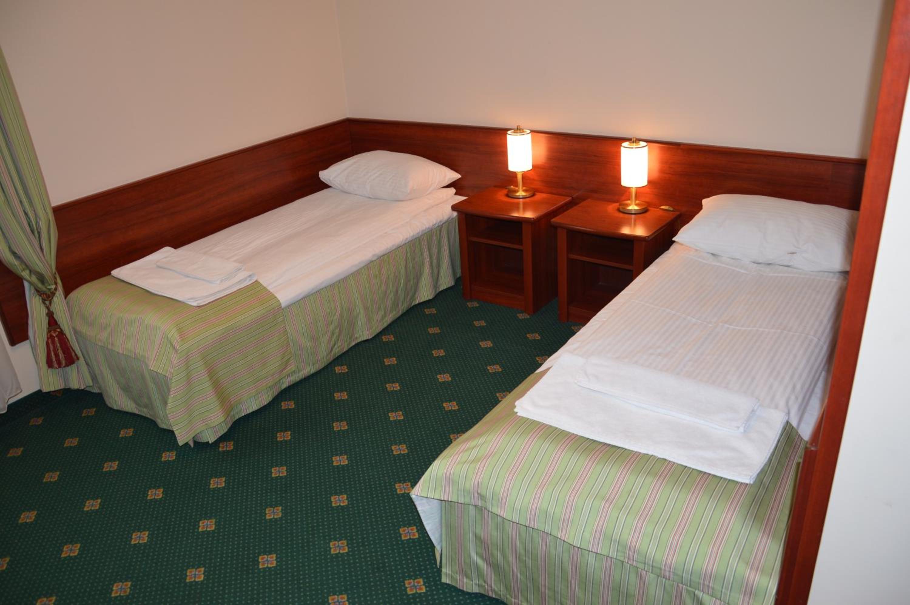 Twin Room - Photo 2