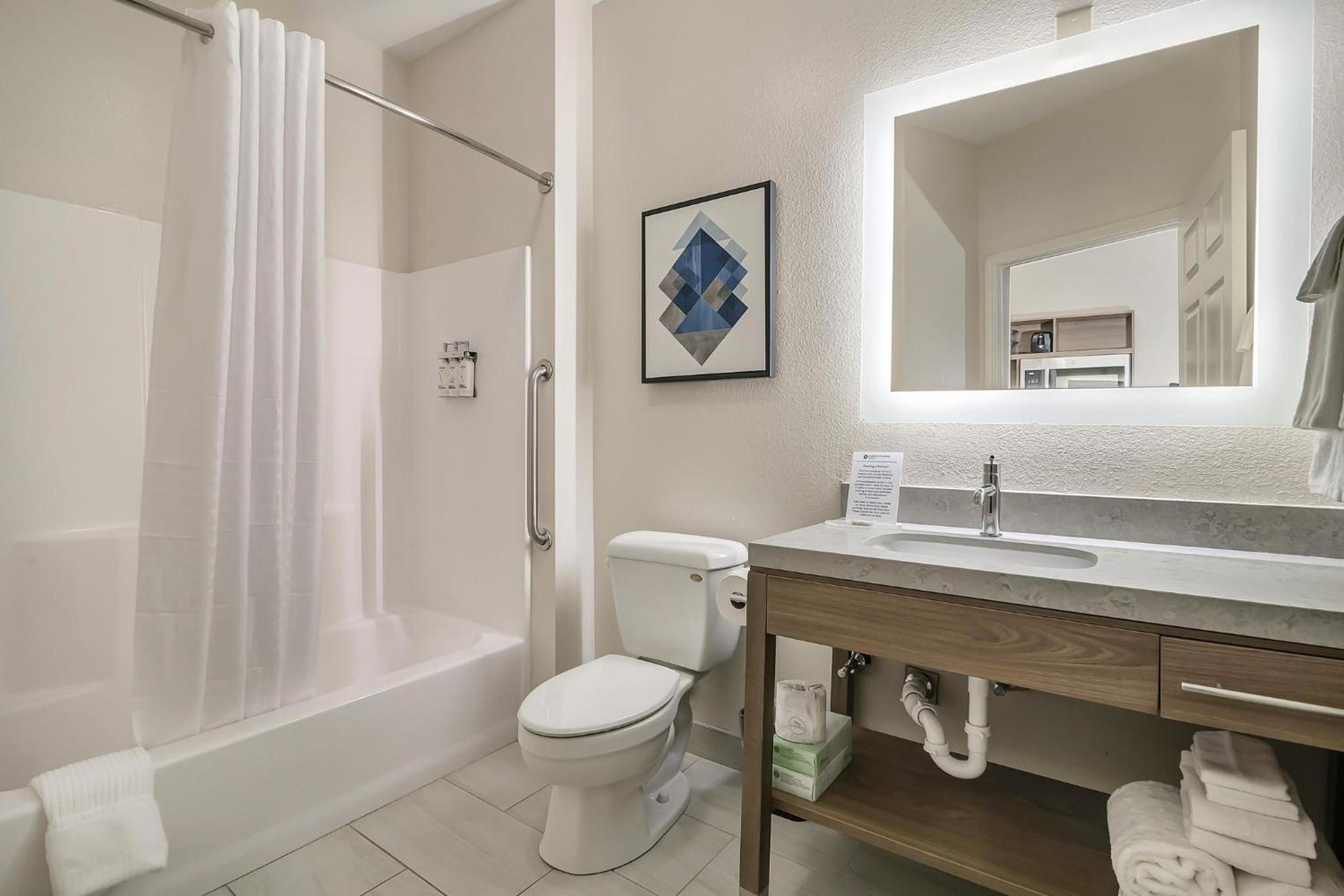 Studio Suite with Two Queen Beds - Photo 2