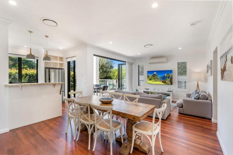 3 Bed Luxury Beach House with Private Pool and Rooftop Spa