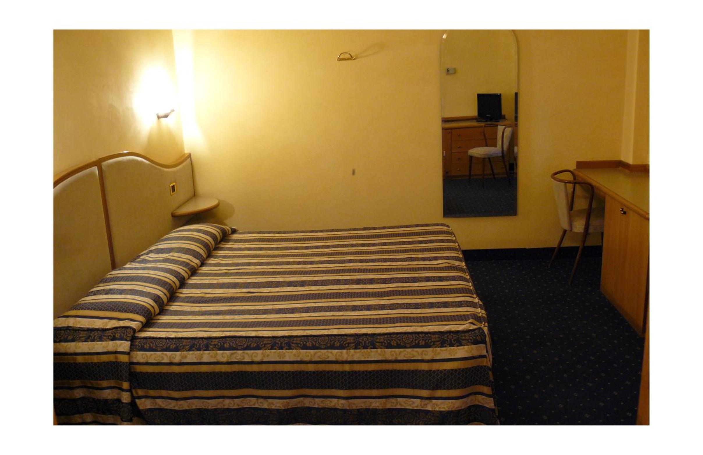 Basic Double Room photo 2