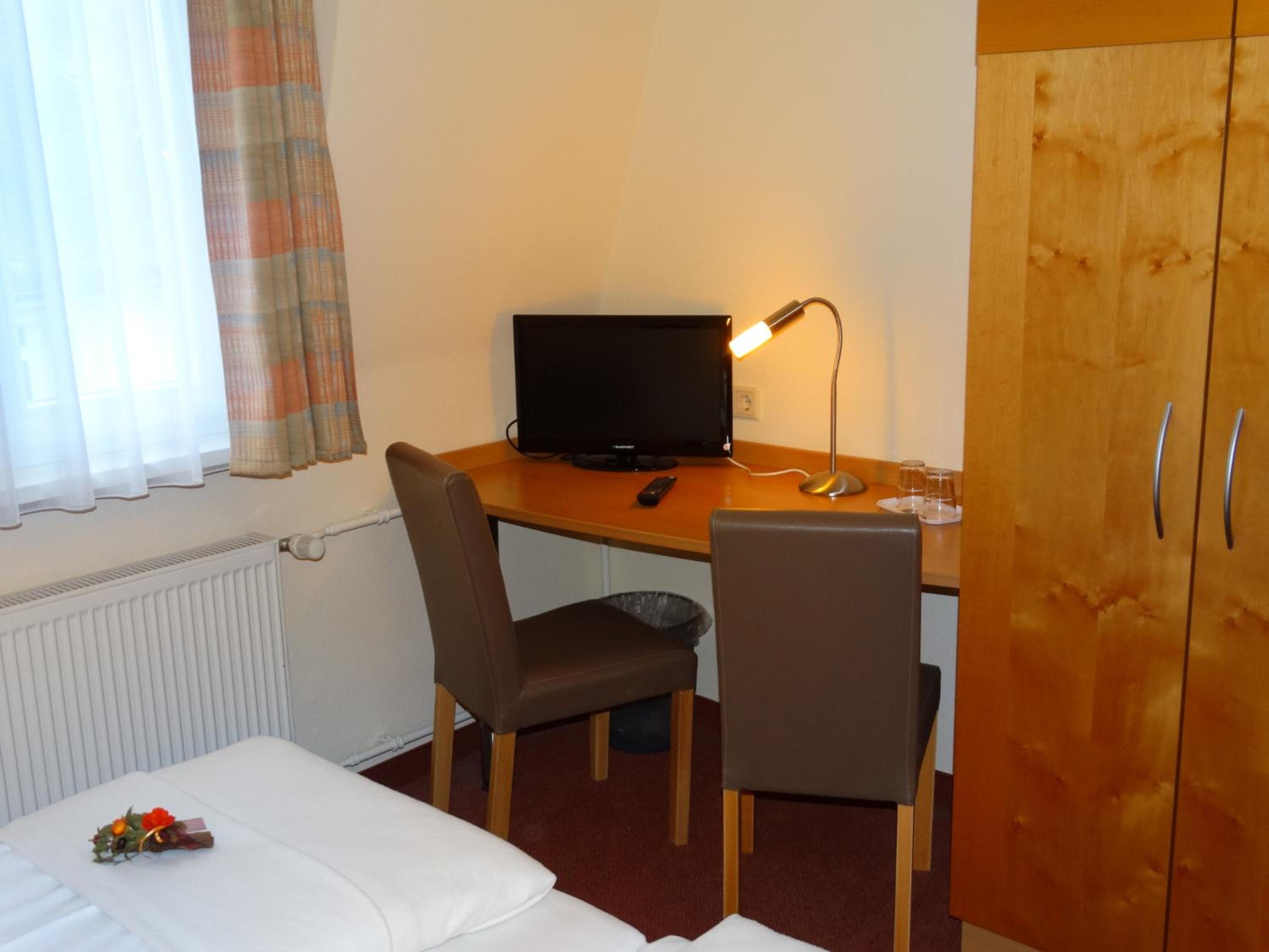 Double Room - Photo 6