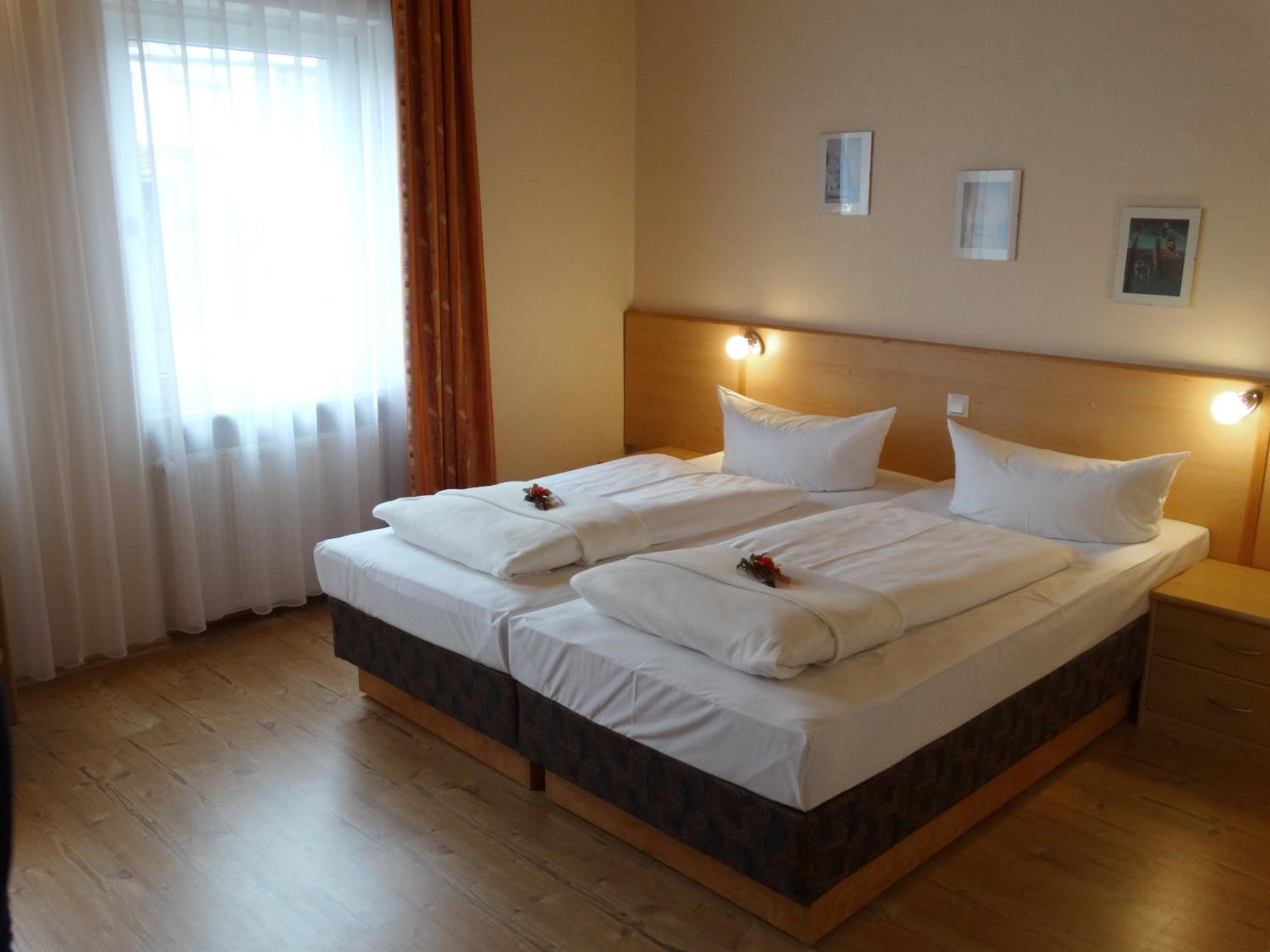 Double Room - Photo 2