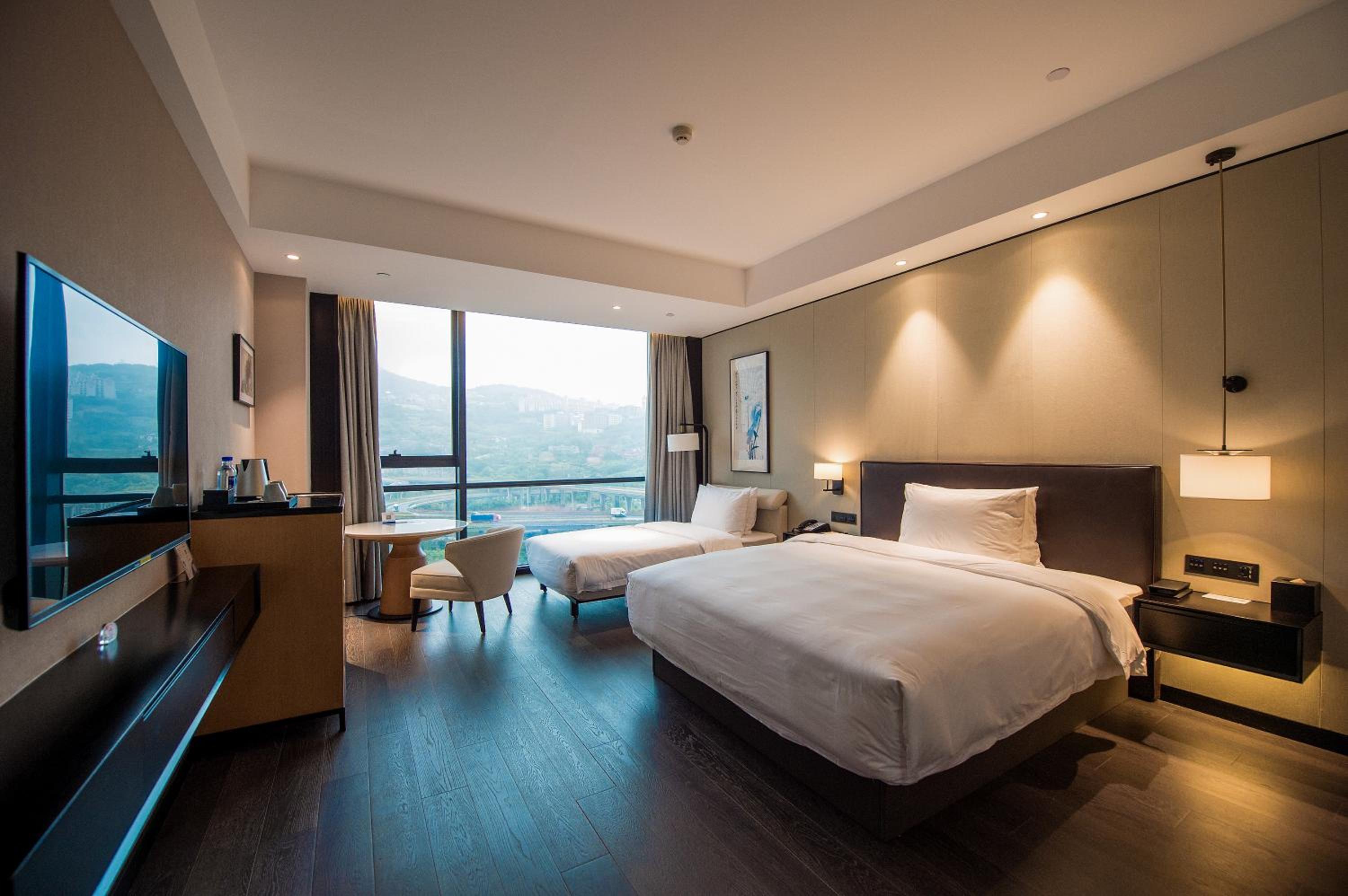 Deluxe Room (2 Adults + 1 Child) photo 3