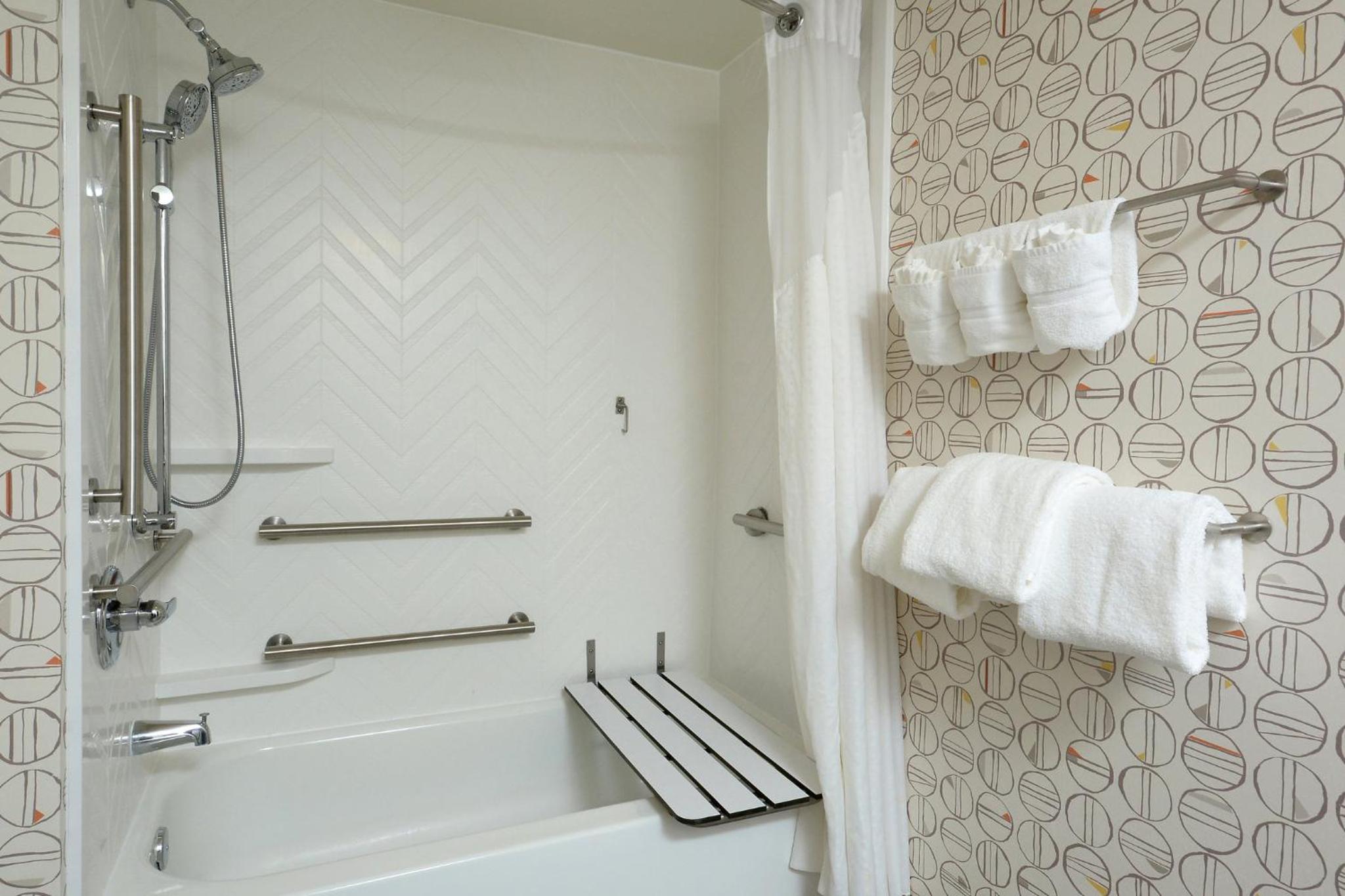 King Room - Disability Access - Photo 4