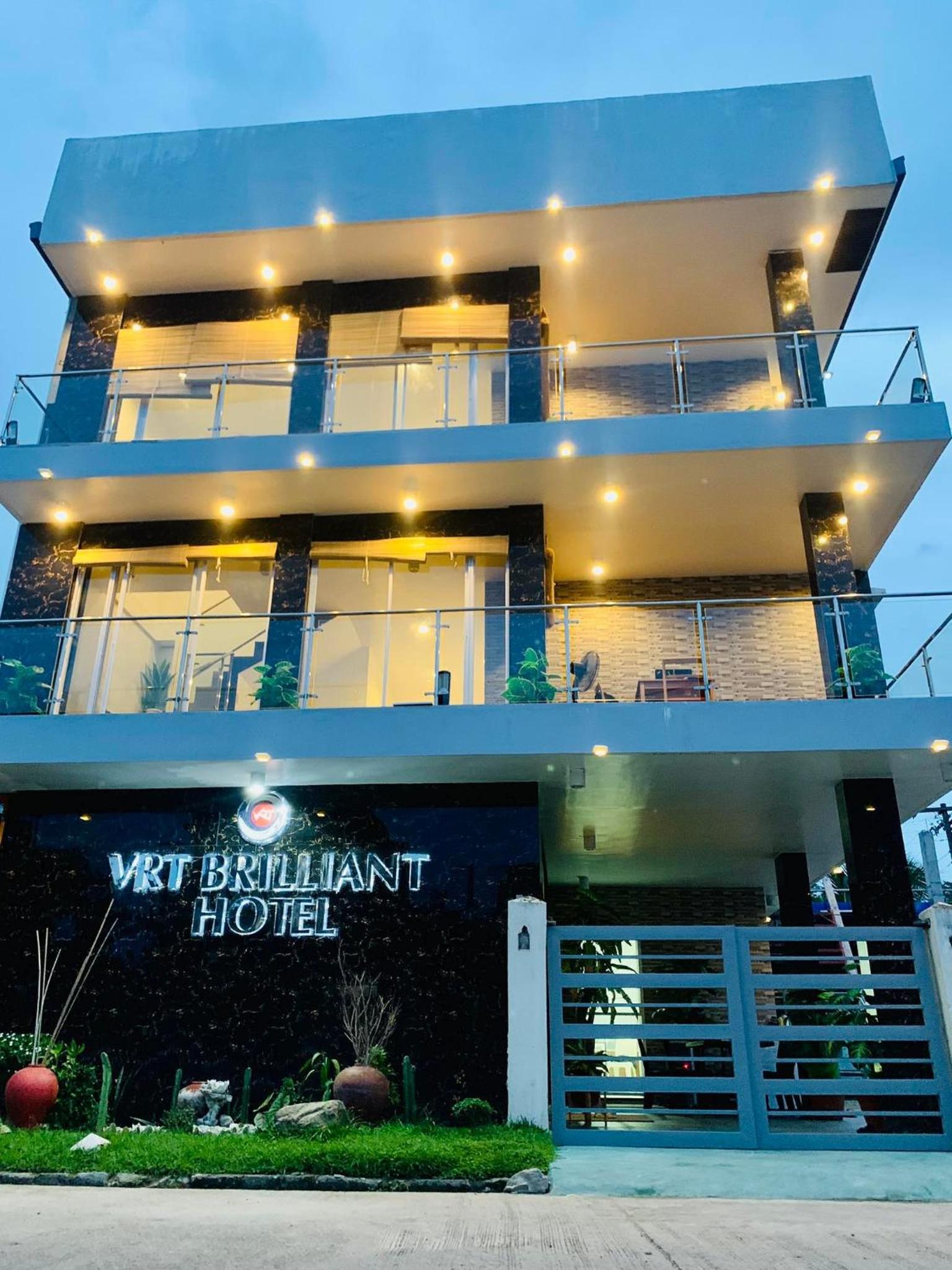 Deluxe Room (2 Adults + 1 Child) photo 2