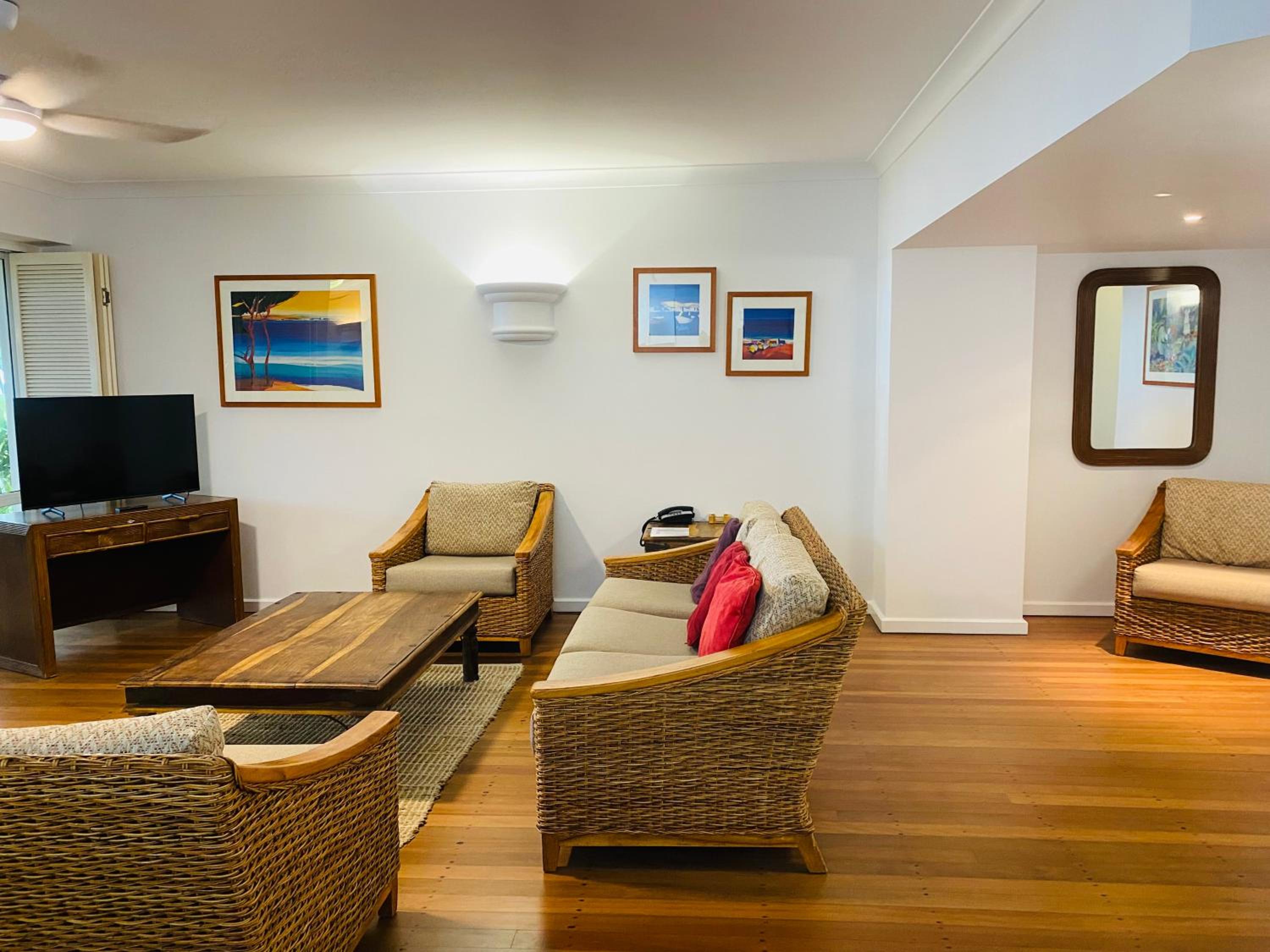 One-Bedroom Apartment with Beach View - Photo 10