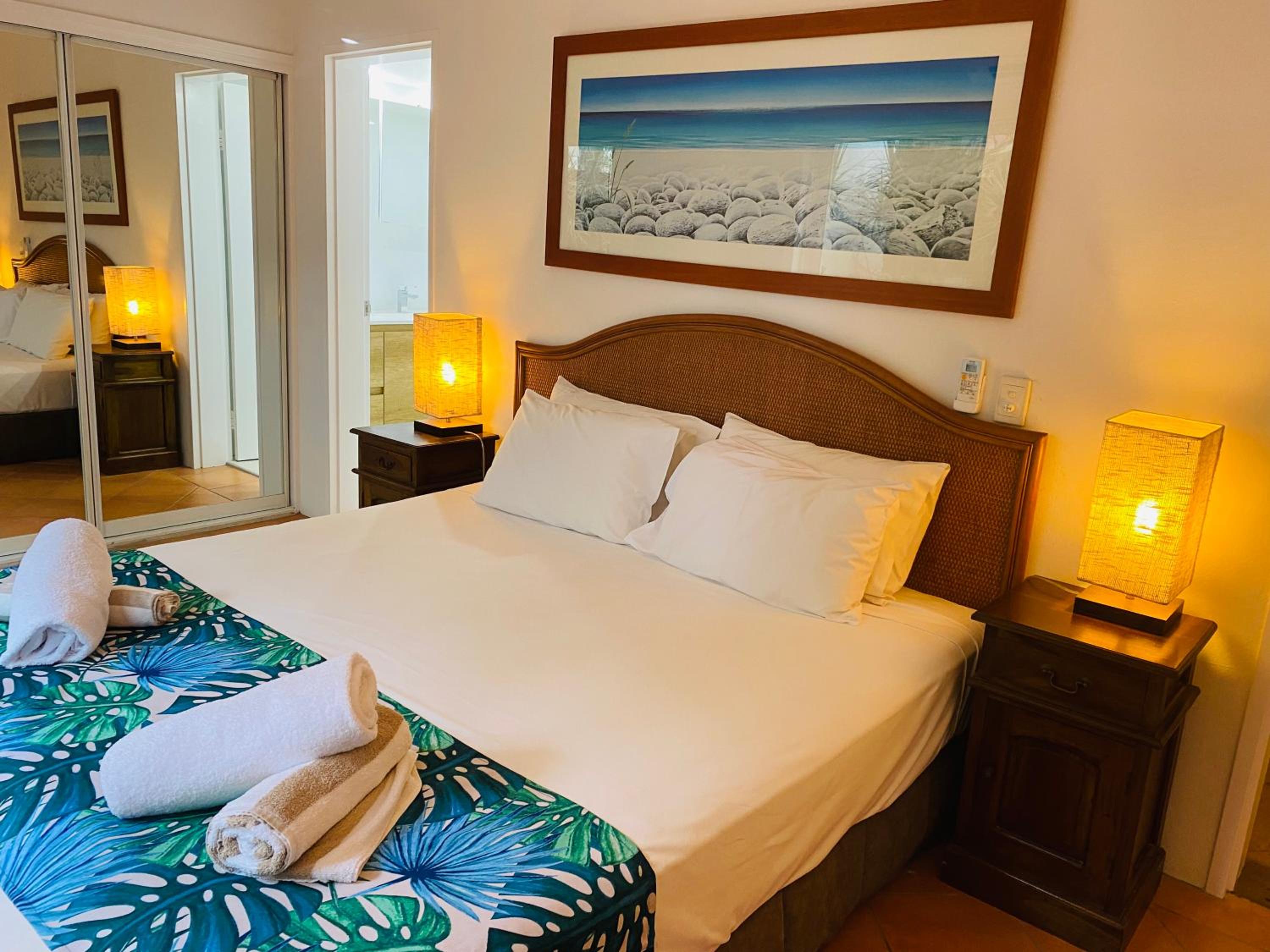 One-Bedroom Apartment with Beach View - Photo 8