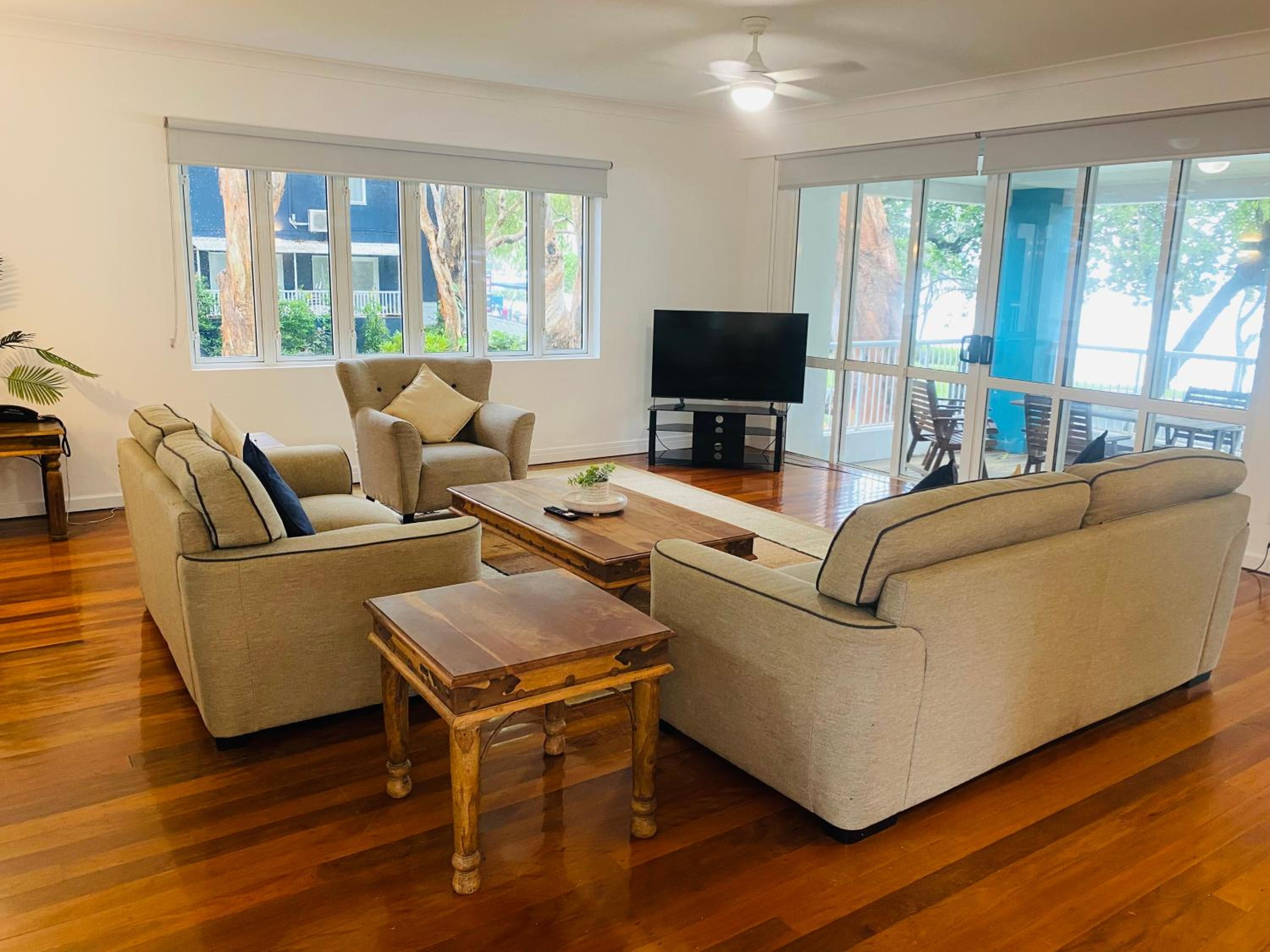Two-Bedroom Apartment with Beach View - Photo 15