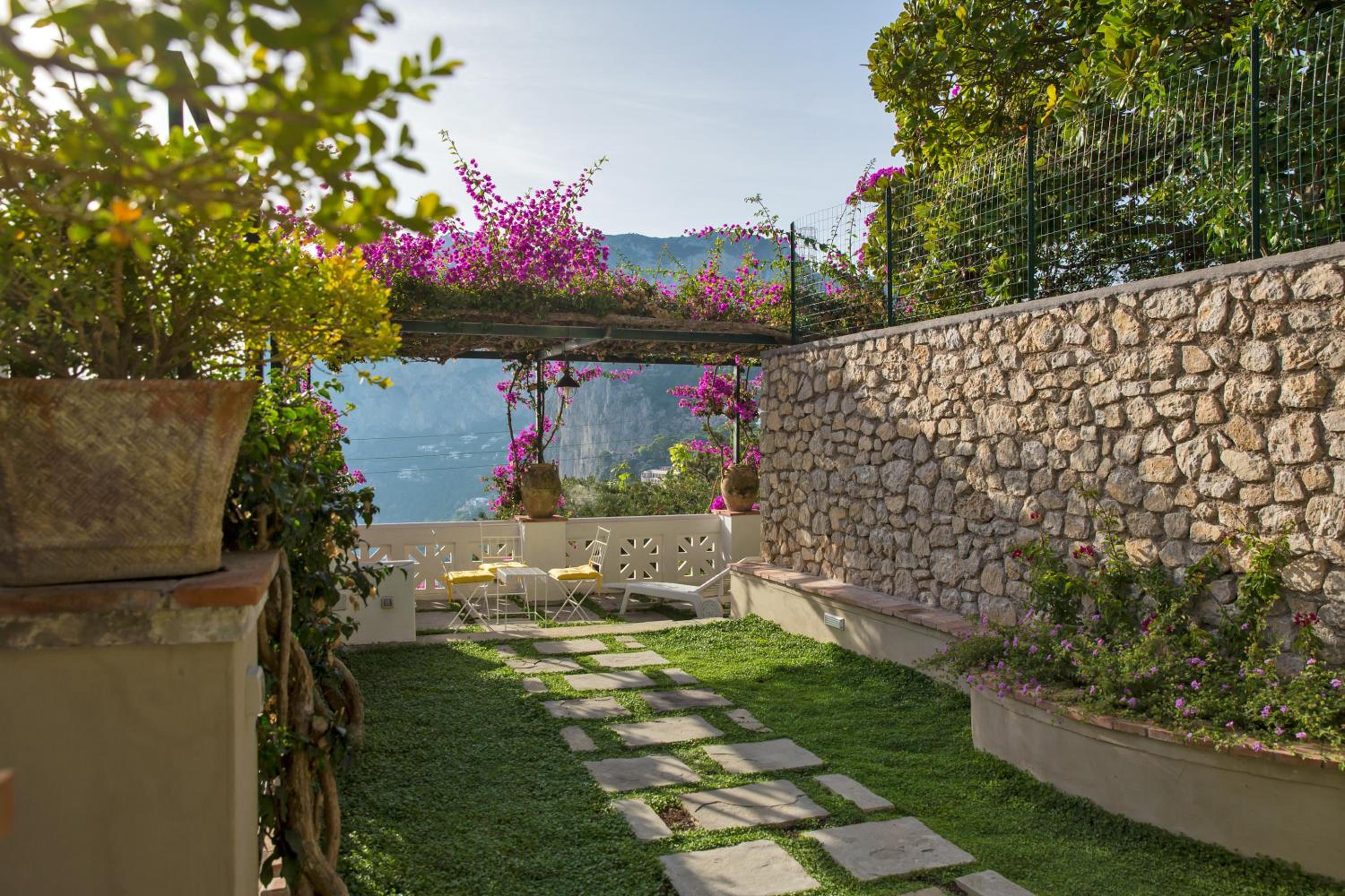 Three-Bedroom Apartment with Terrace and Sea View - Split Level photo 3