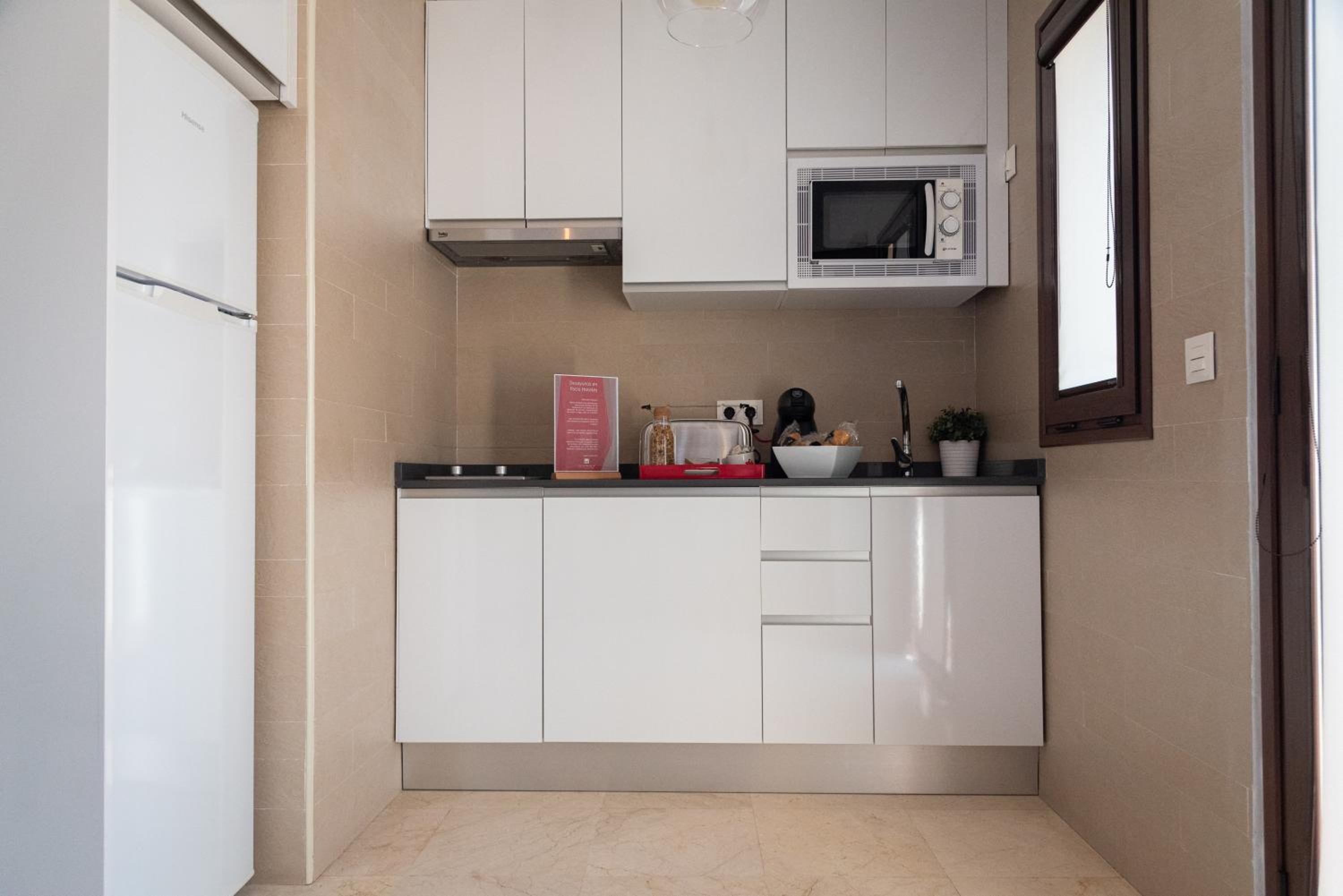 Duplex Apartment with Balcony - Photo 8