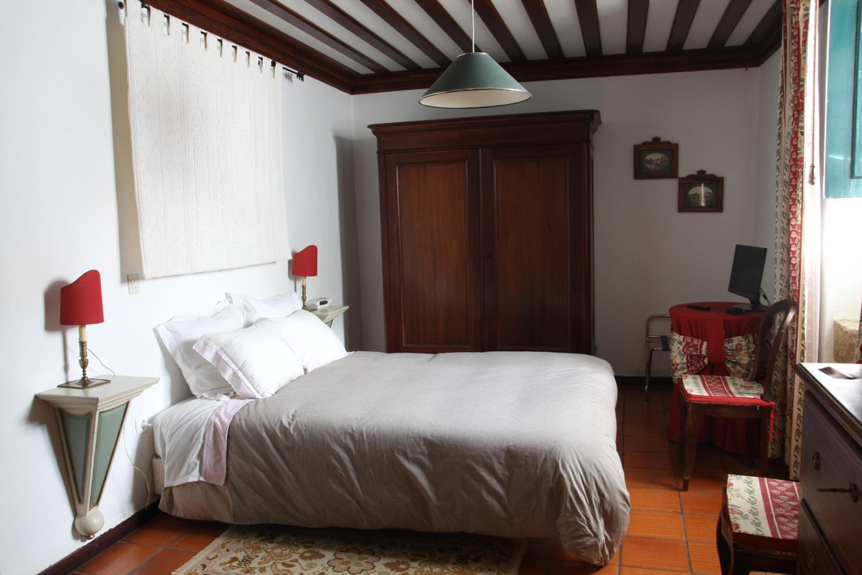 Double Room - Photo 2