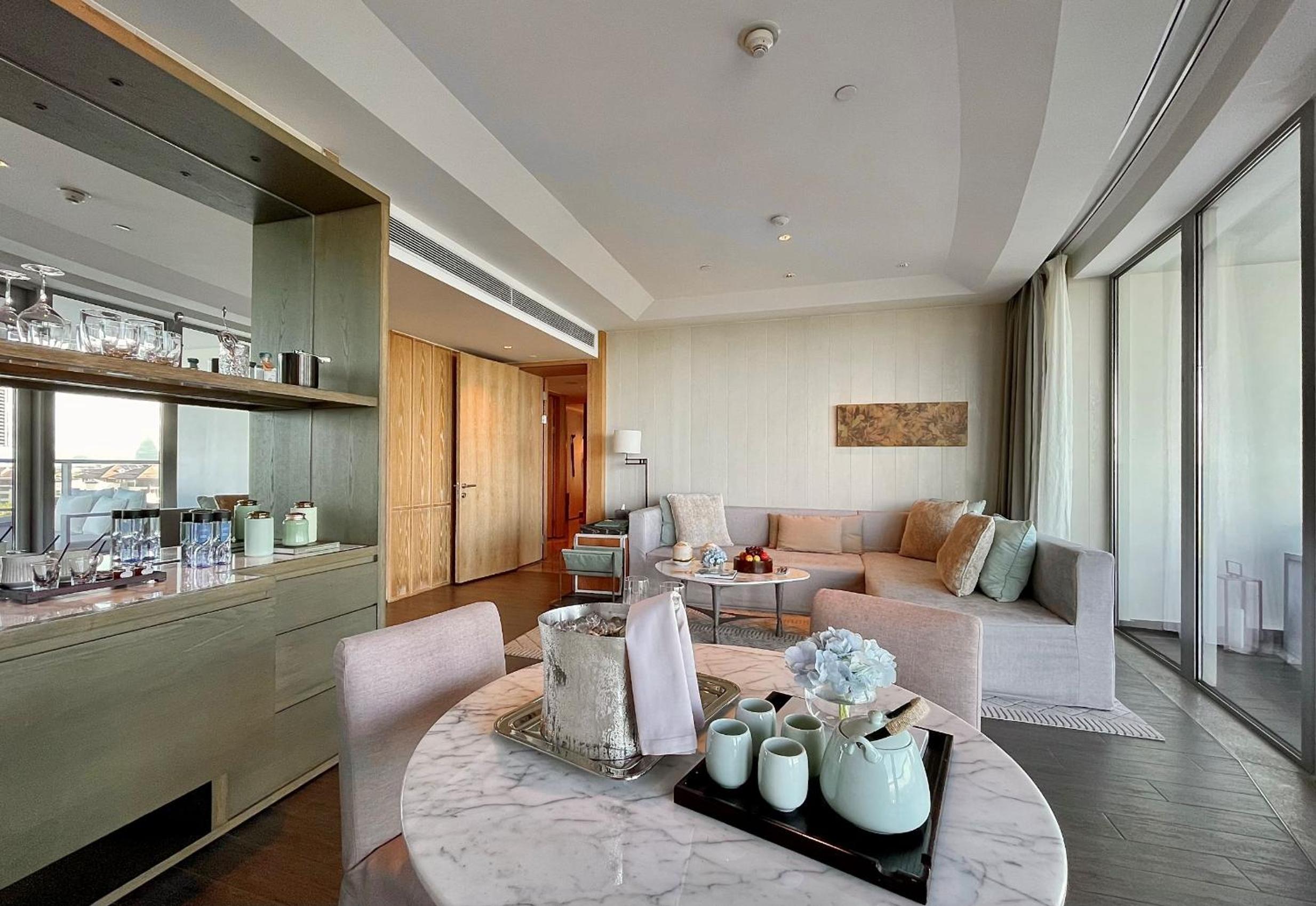 Ocean View Two-bedroom Suite (connecting) thumbnail 5
