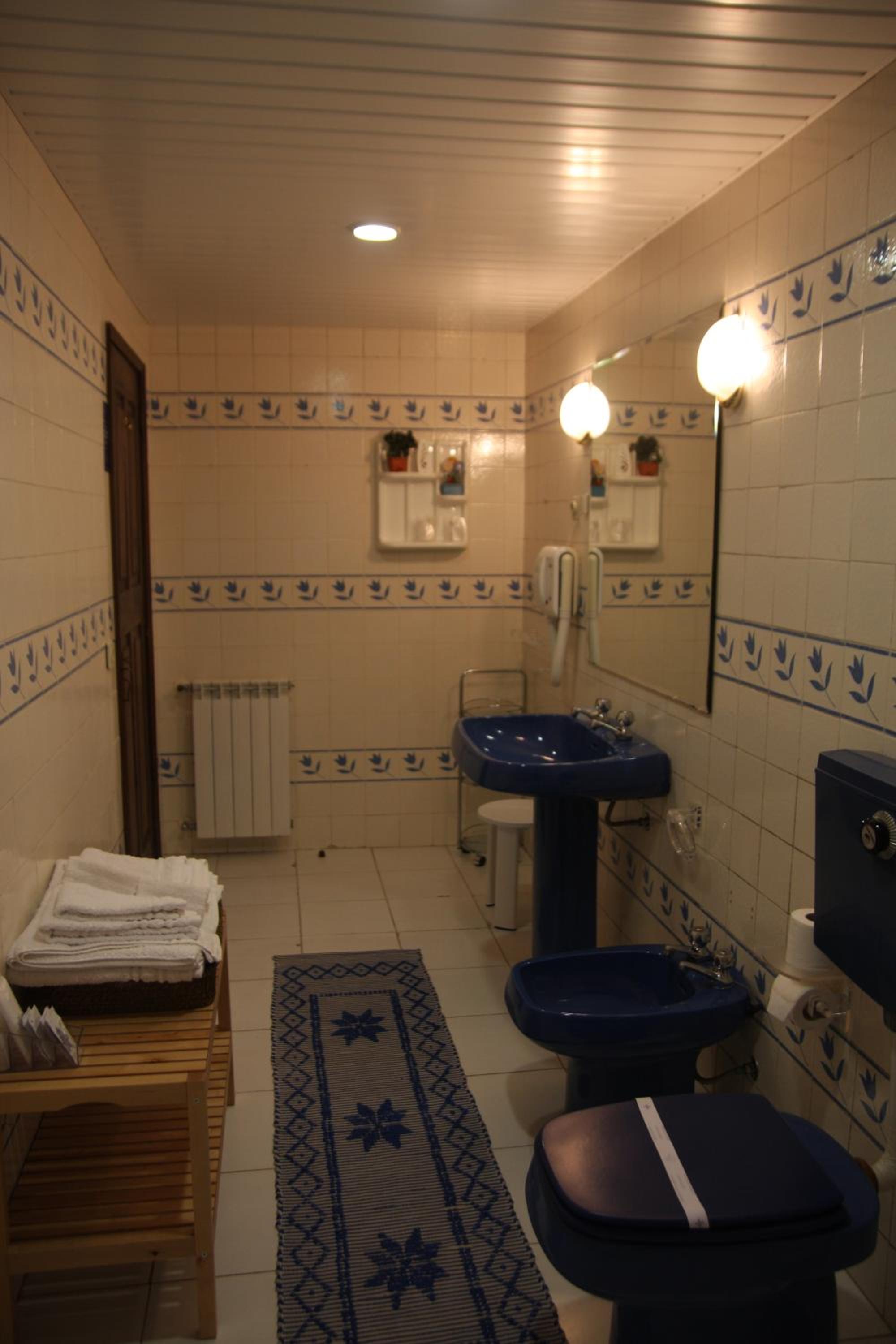 Twin Room - Photo 2