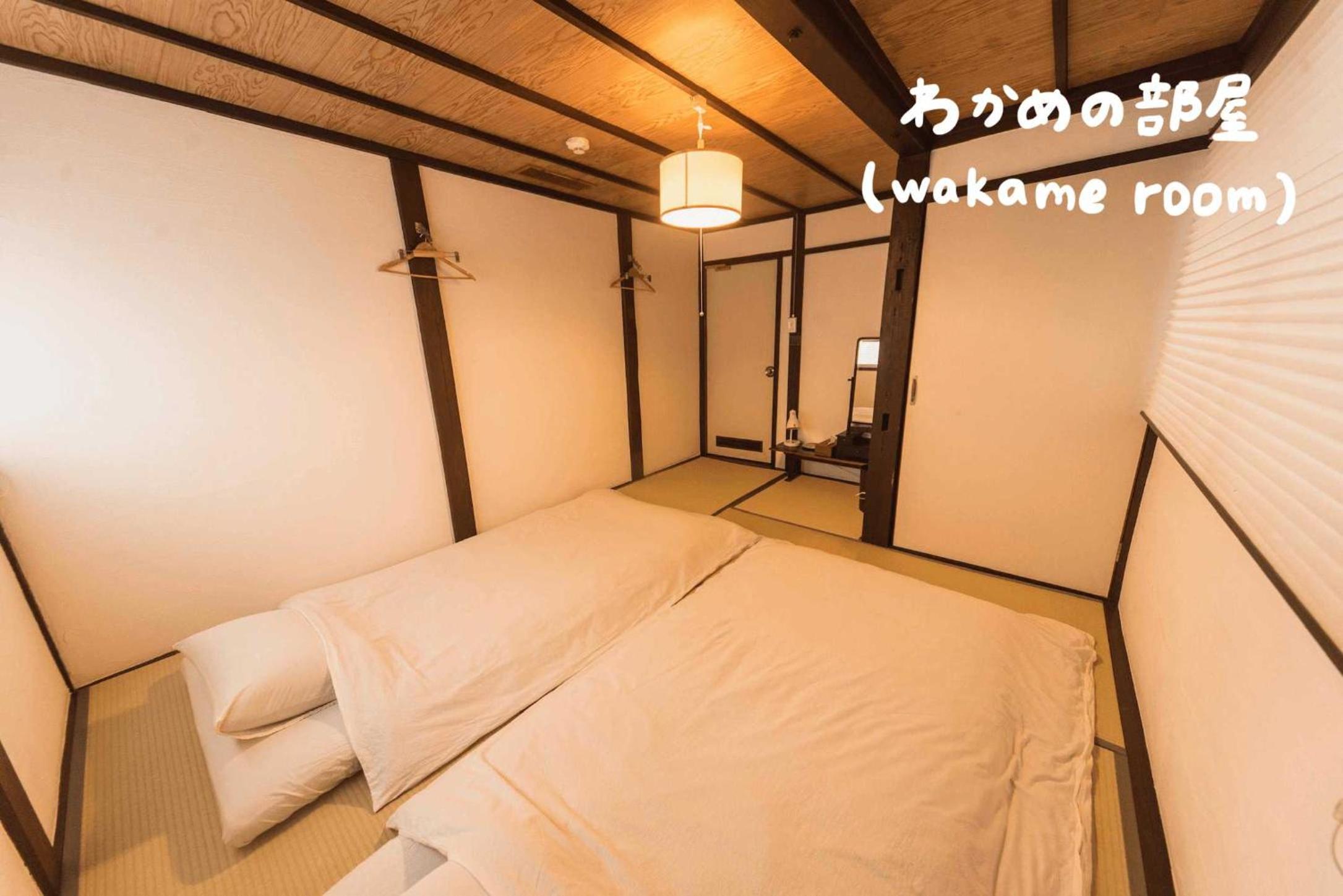 Twin Room with Shared Bathroom photo 3