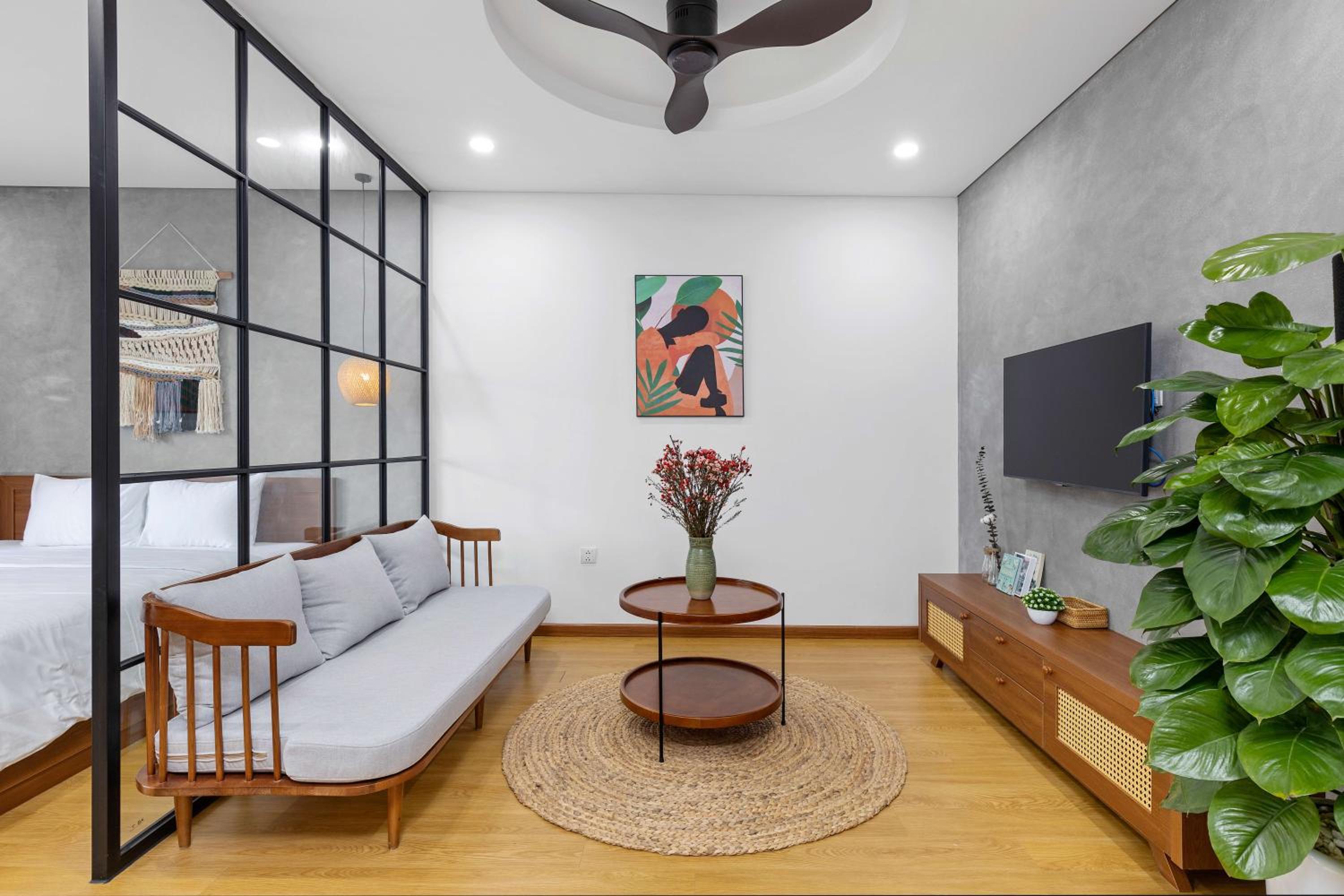Studio with Balcony - Photo 3