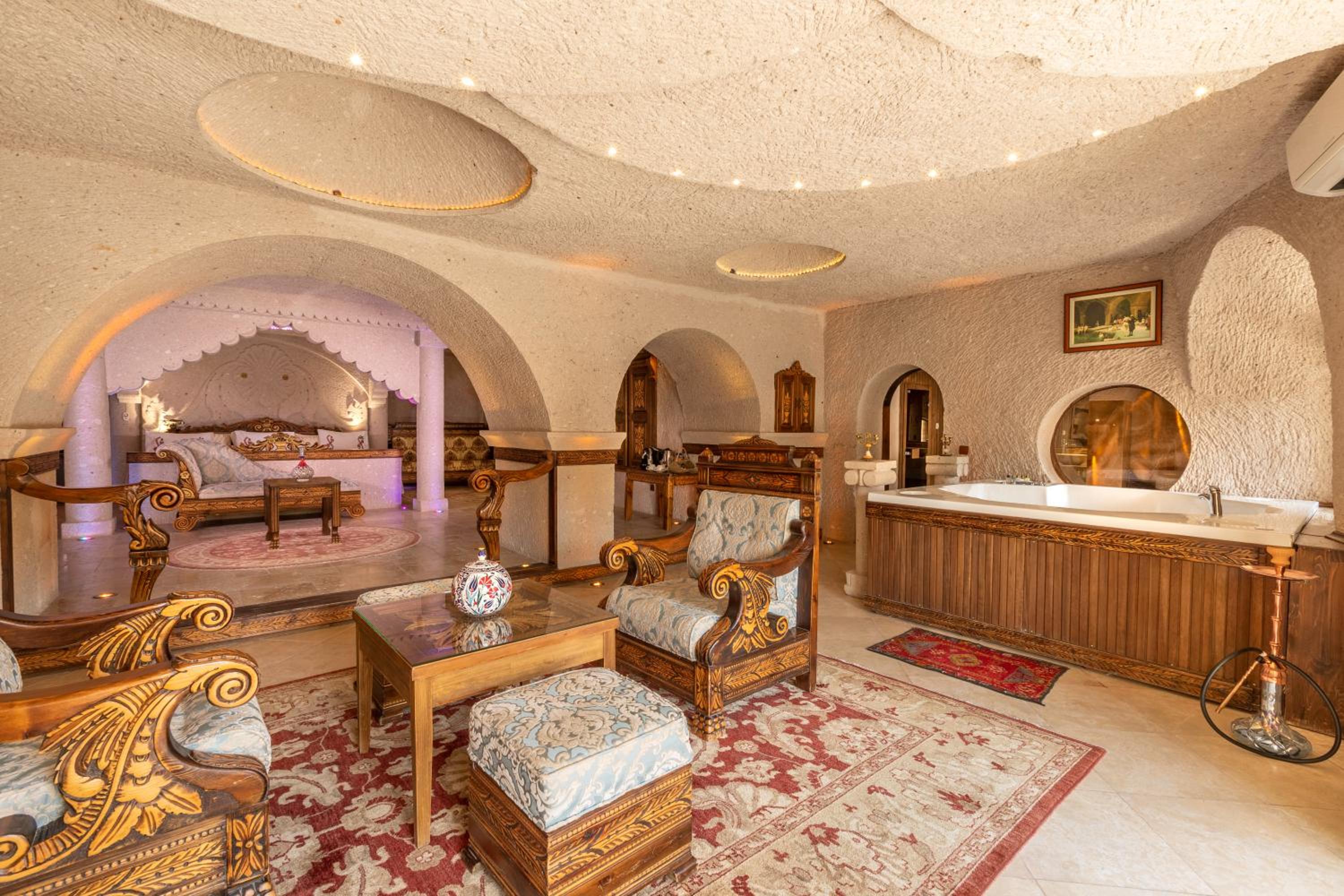 King Suite - Photo 1