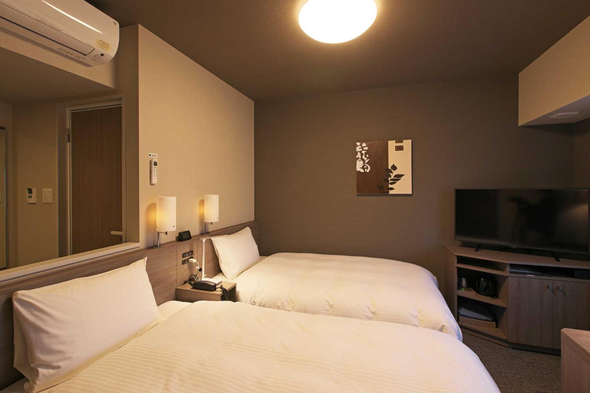 Twin Room - Non-Smoking - Photo 4