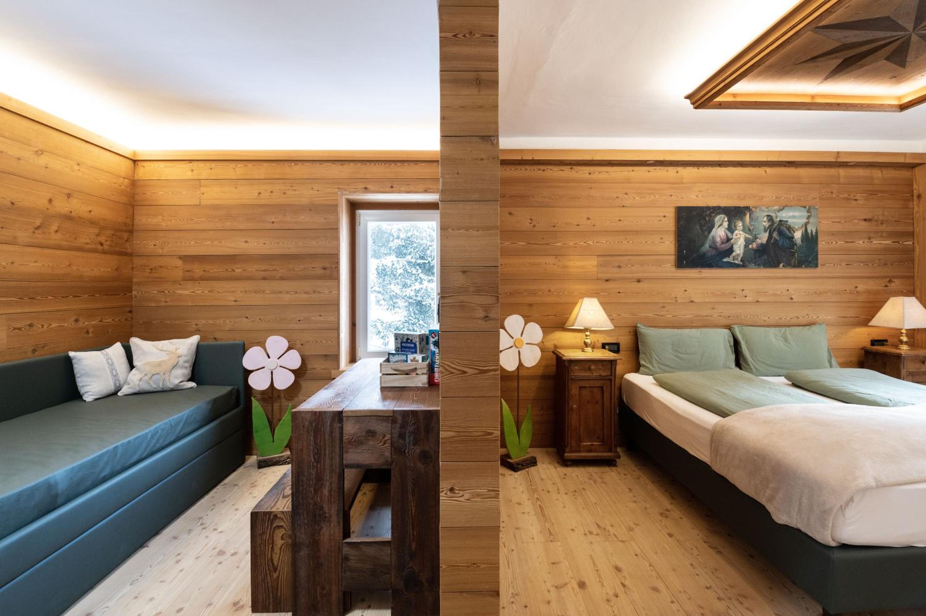 Superior Quadruple Room With Balcony - Photo 18