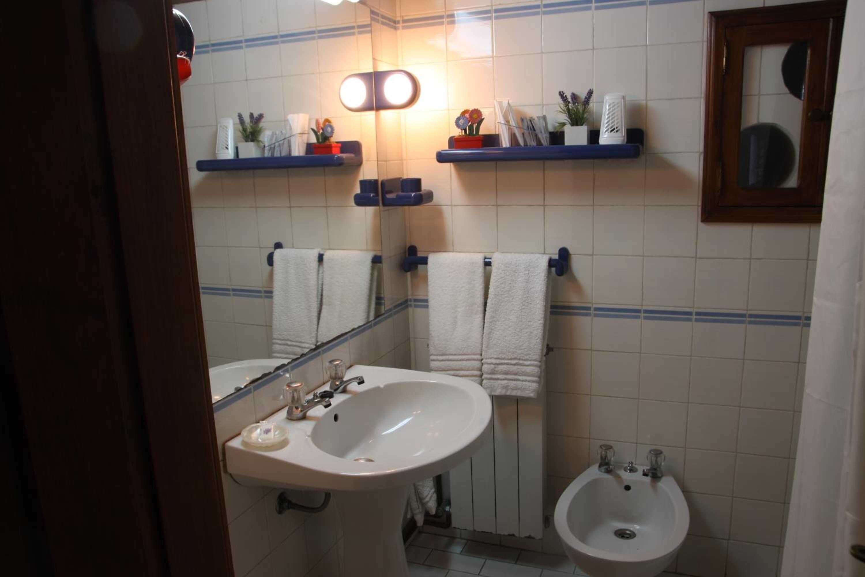 Two-Bedroom Apartment - Photo 3